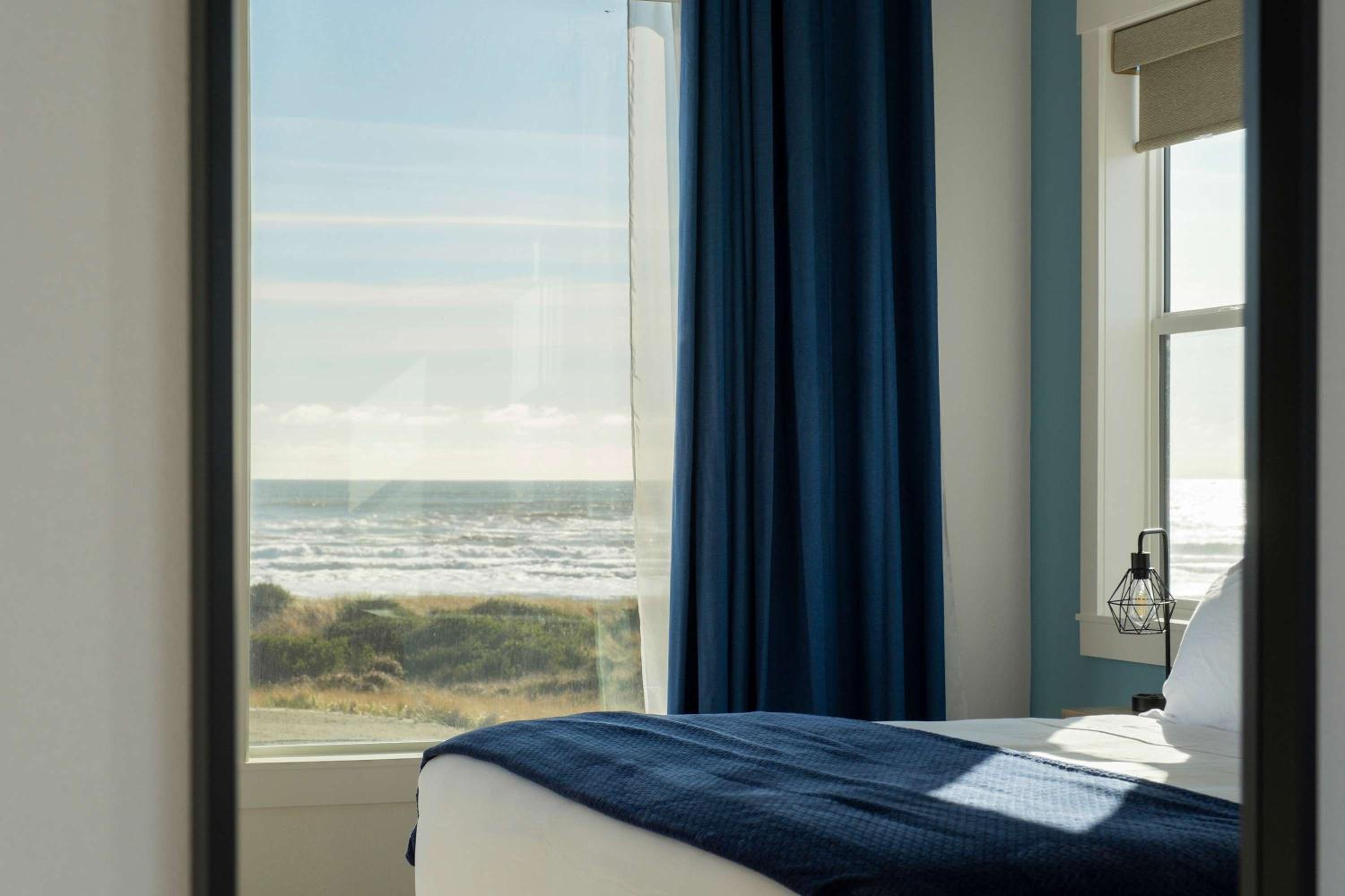 Brand-New Beach Retreat Hot Tub Sleeps 13