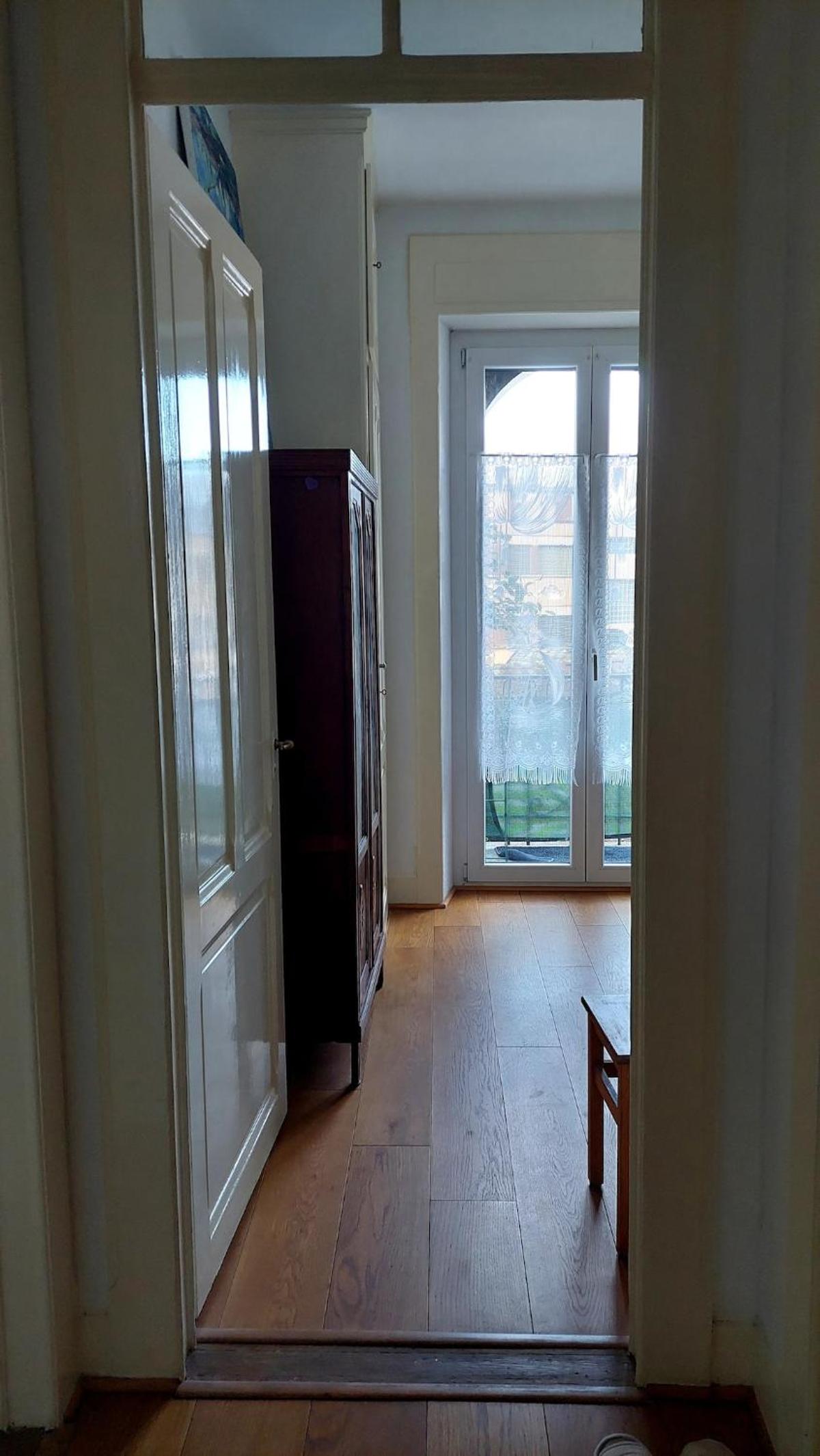 Room with splendid lake view in Montreux city center