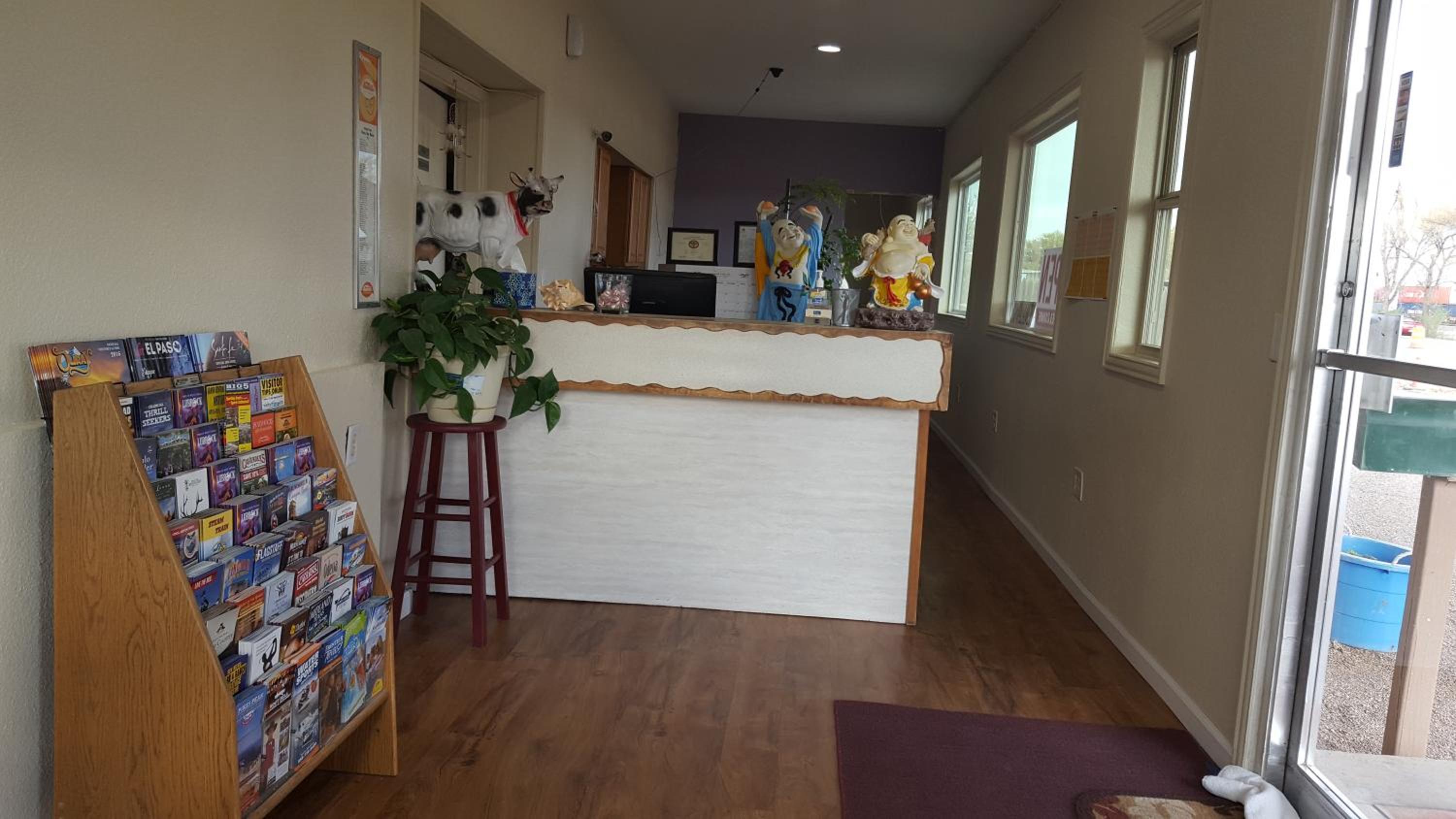 Clovis Vacations - Choice Inn - Property Image 2