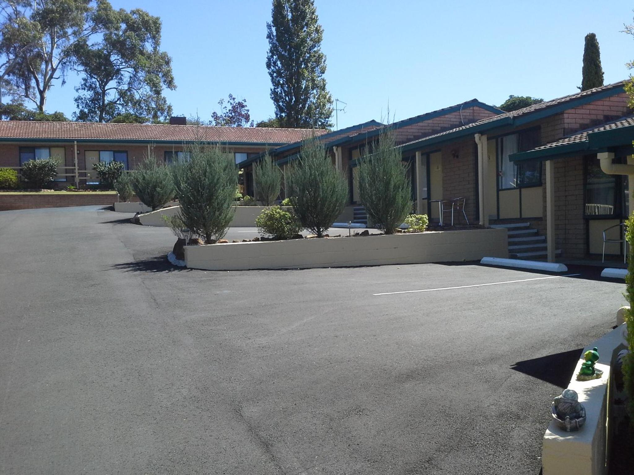 Hideaway Motor Inn
