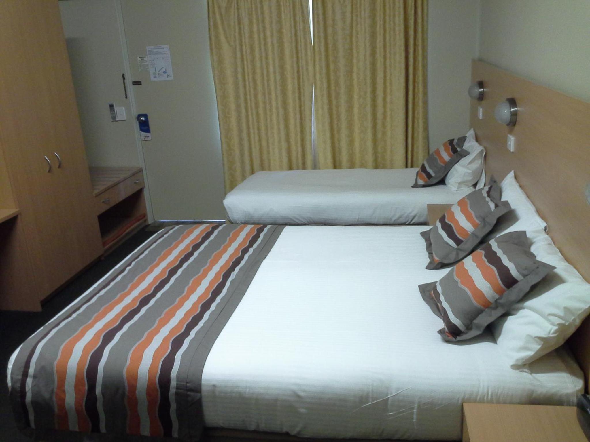 Hideaway Motor Inn