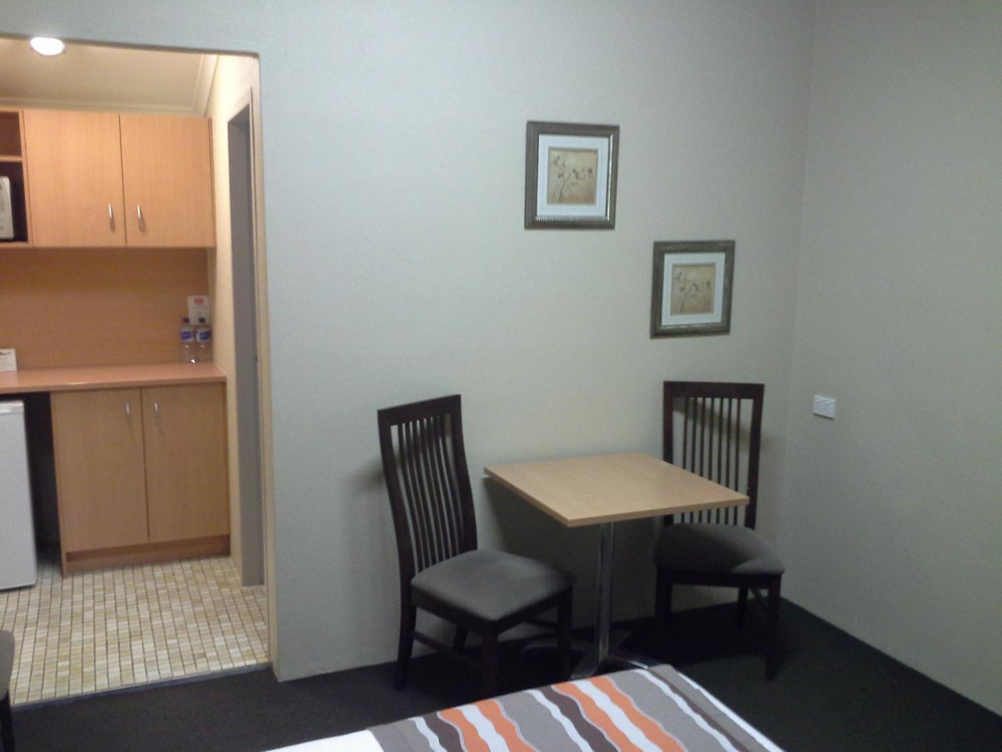 Hideaway Motor Inn