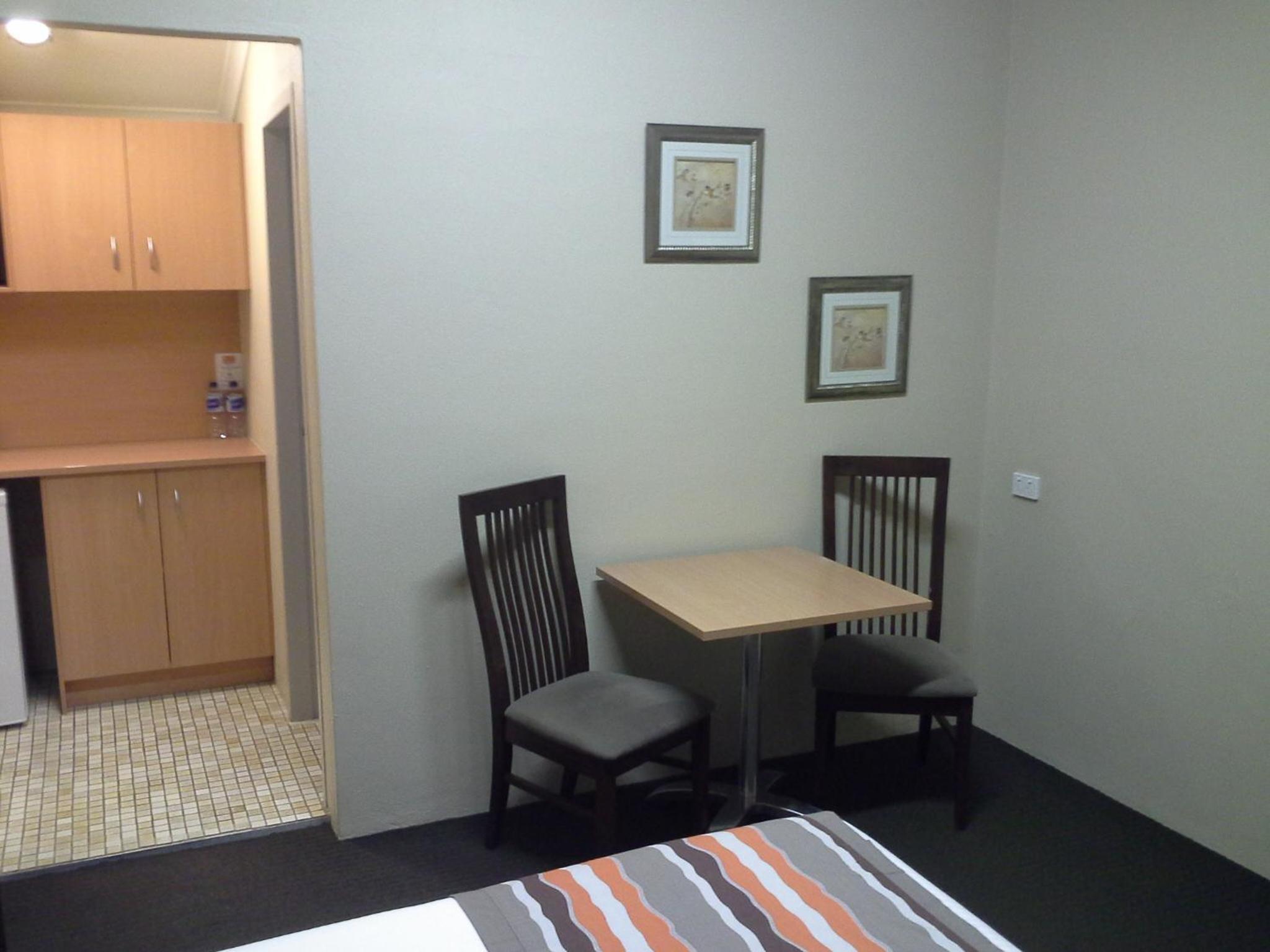 Hideaway Motor Inn