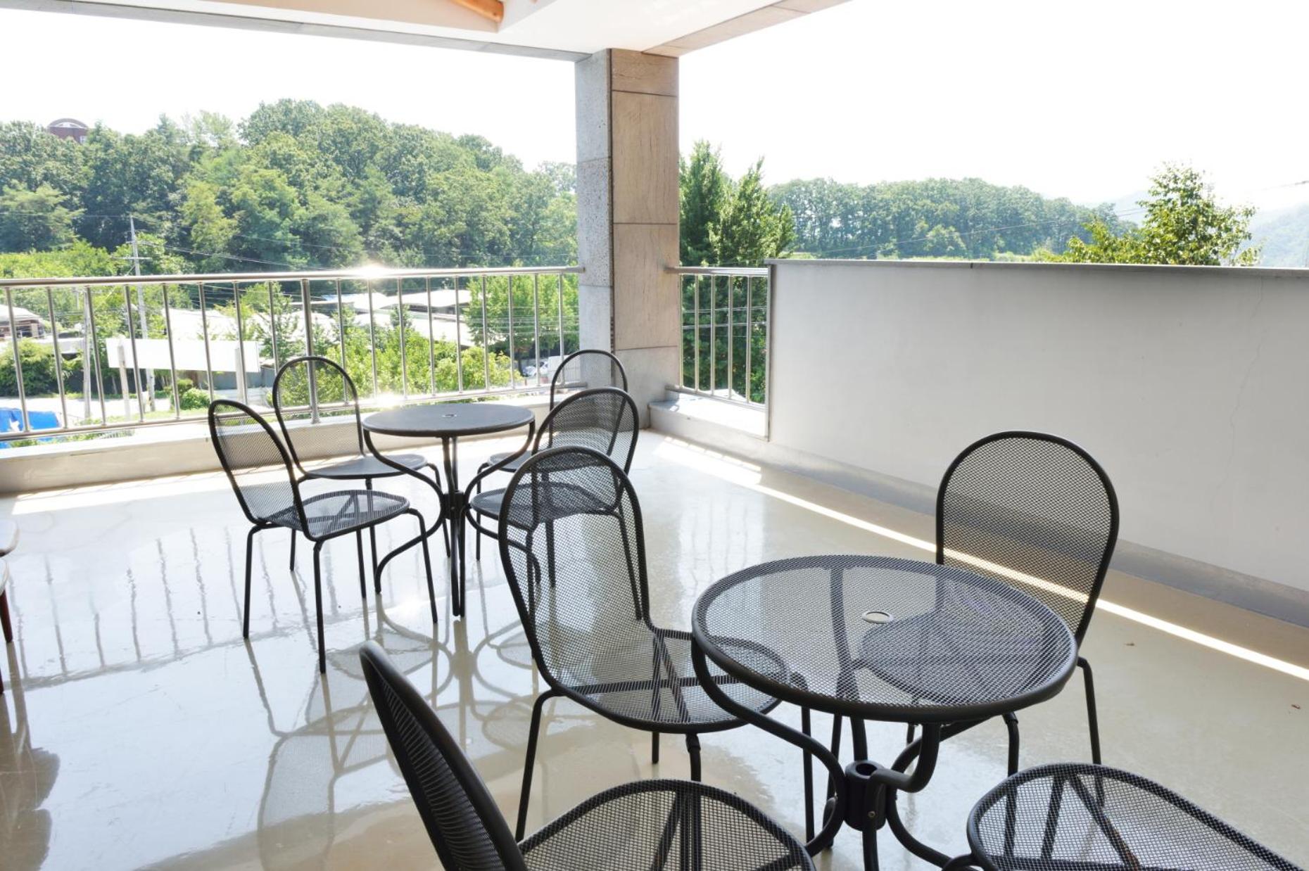 Andong Poong-gyung HOSTEL n LIBRARY