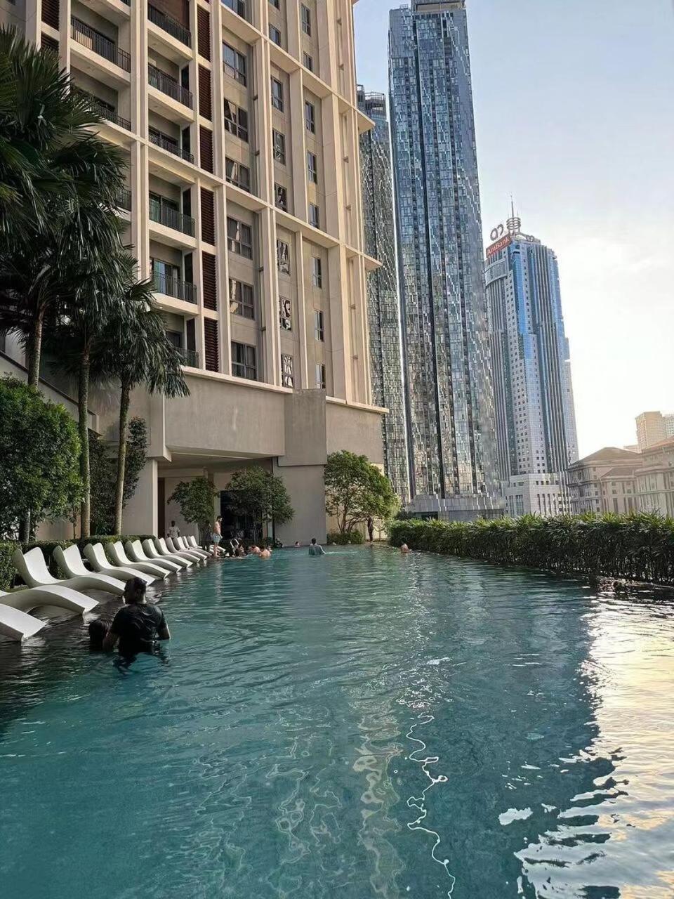 klcc双子塔步行几分钟 大一房 可住二人