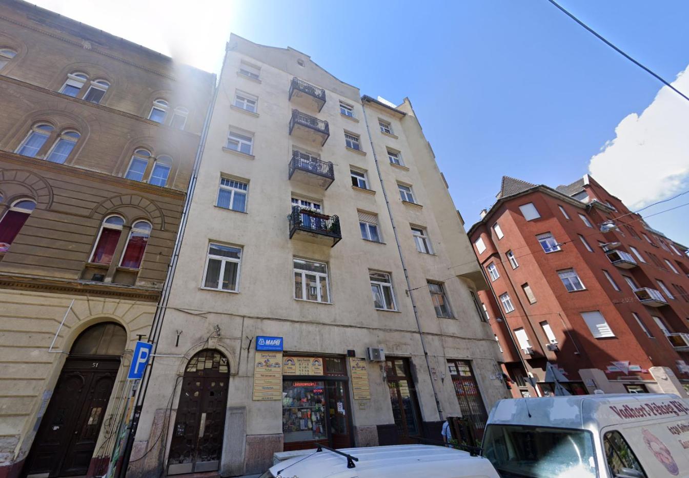 N49 Central Apartment