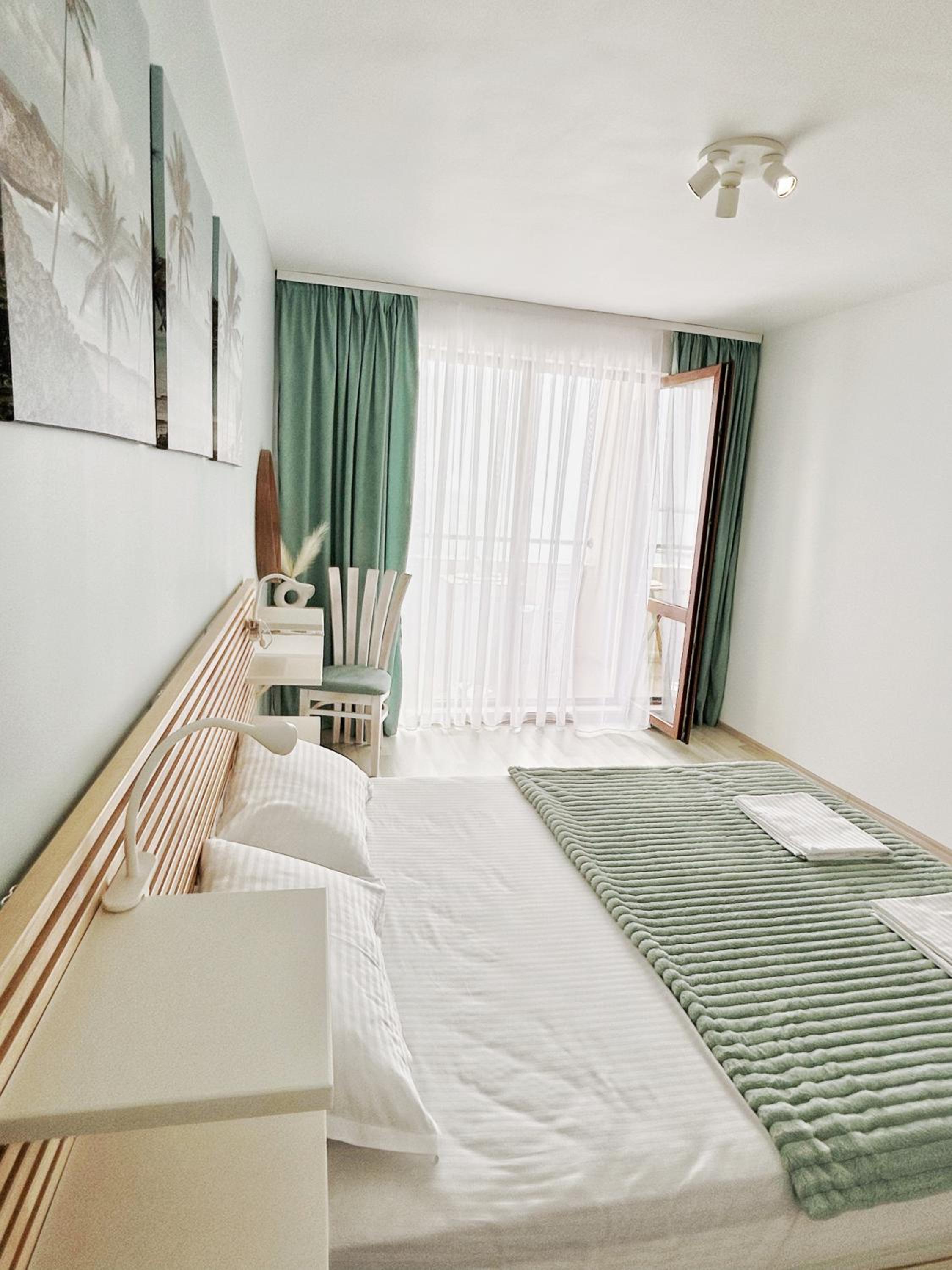 Infinity Blue Apartment-Complex Carpe Diem - FREE PARKING