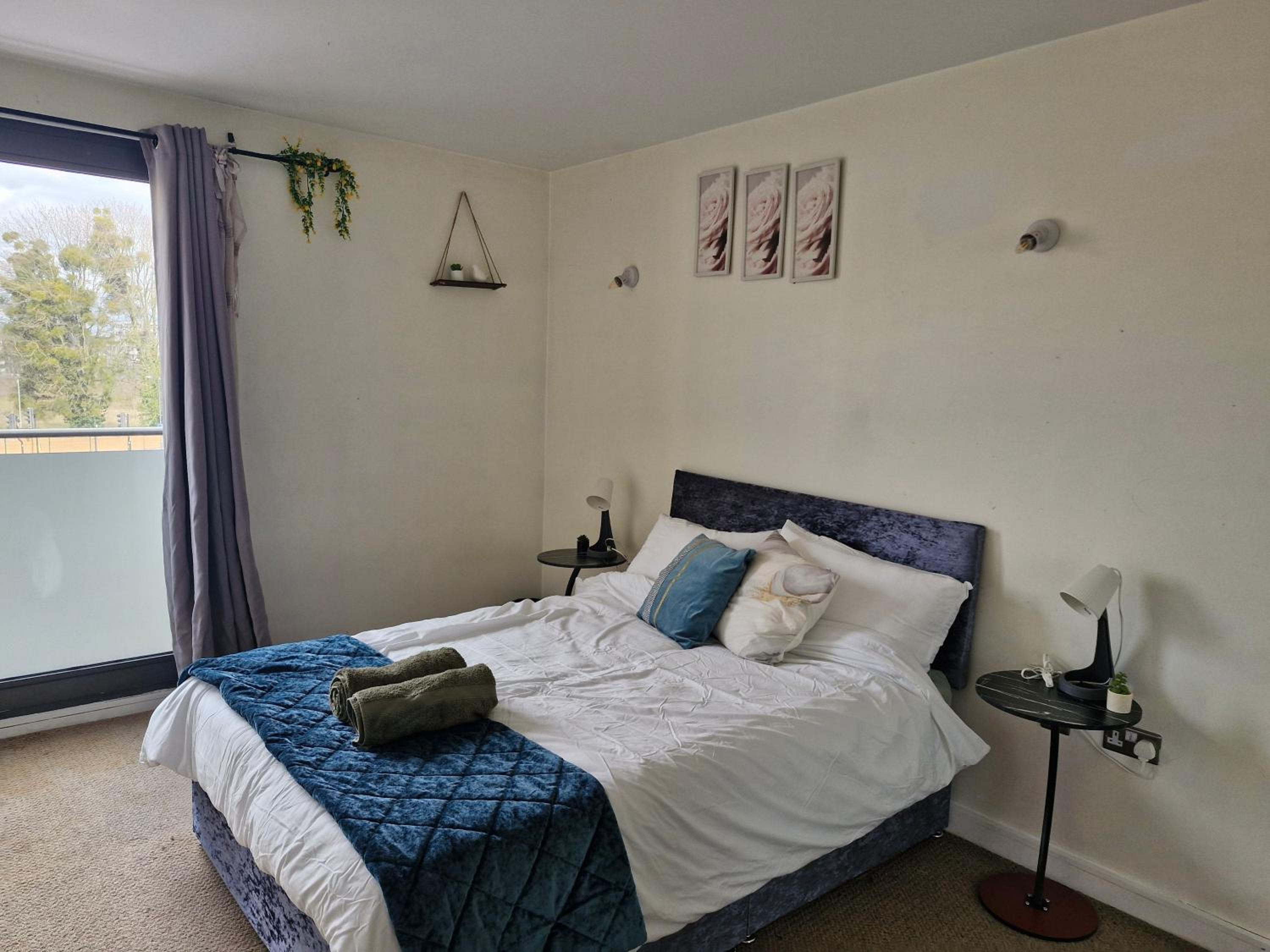 Slough Luxhaven Elegant One-Bed Apartment on High Street