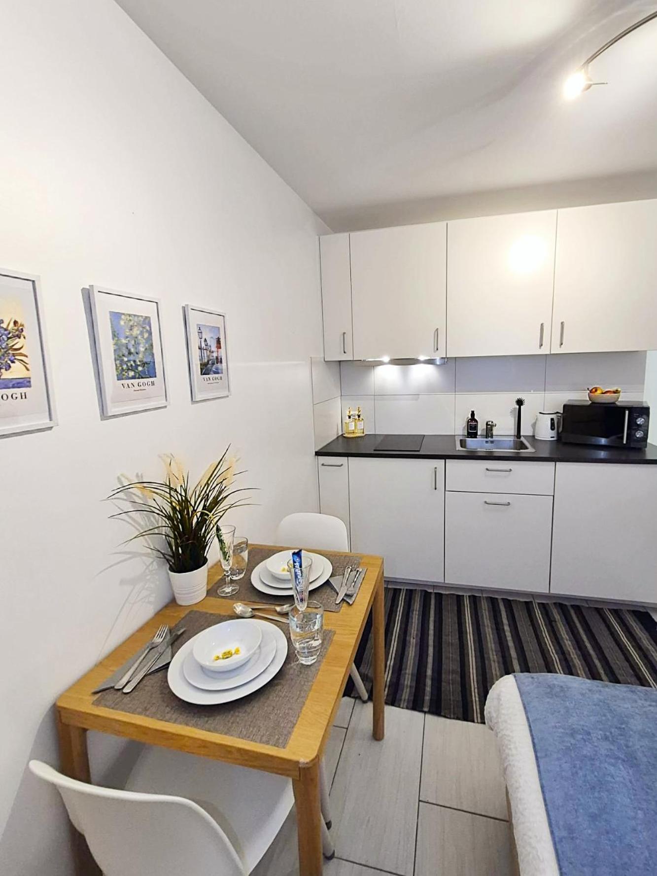 BASELiving Studio - Near ESC - Bahnhof SBB - St Jakob