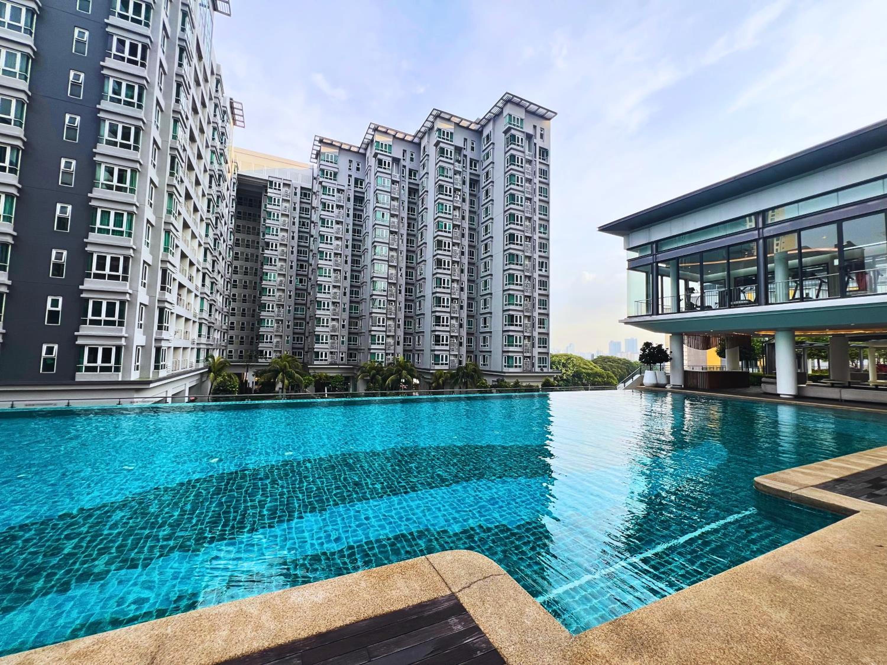 V Residence Sunway Velocity Kuala Lumpur by Vivid Stay
