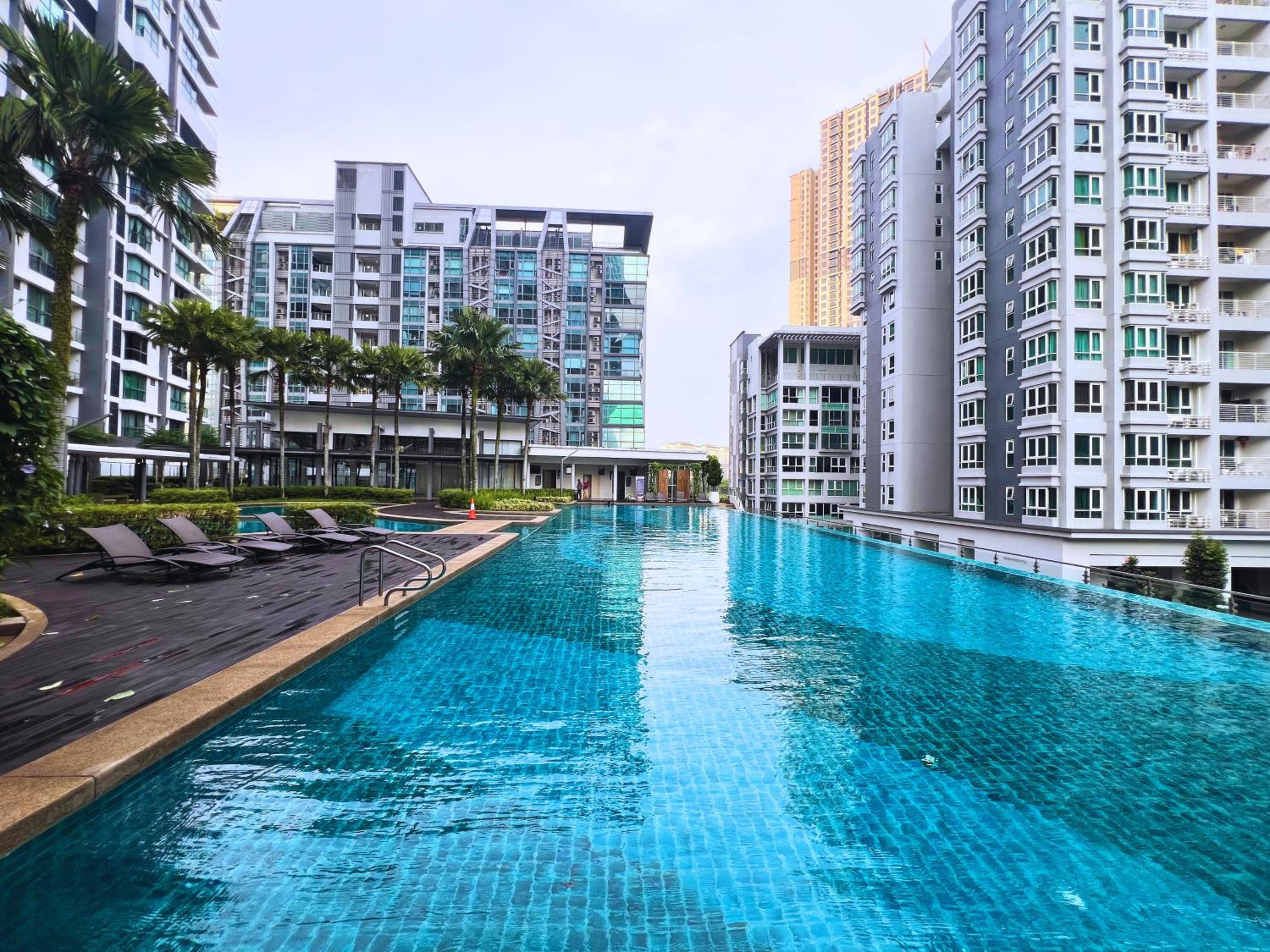 V Residence Sunway Velocity Kuala Lumpur by Vivid Stay