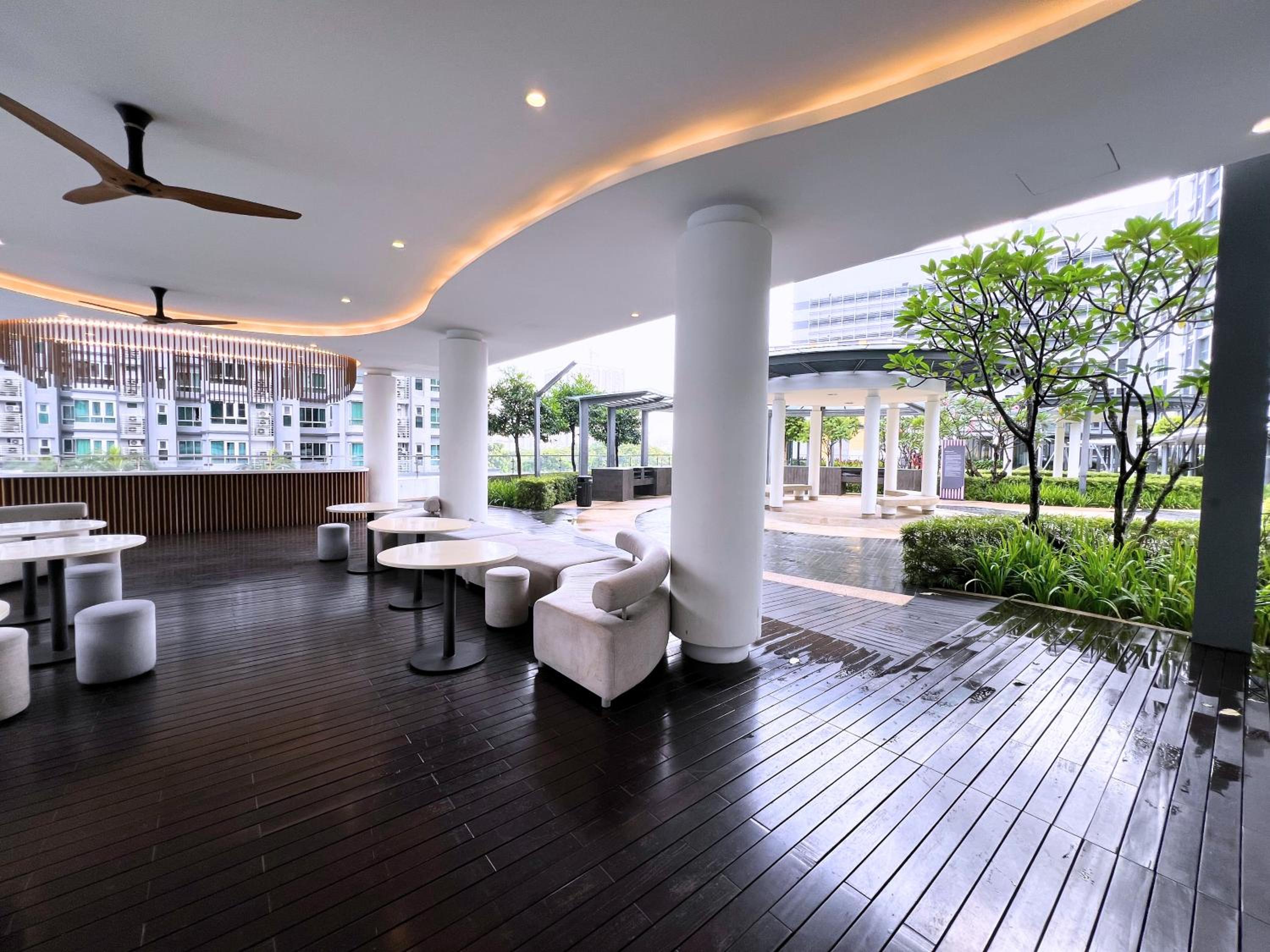 V Residence Sunway Velocity Kuala Lumpur by Vivid Stay