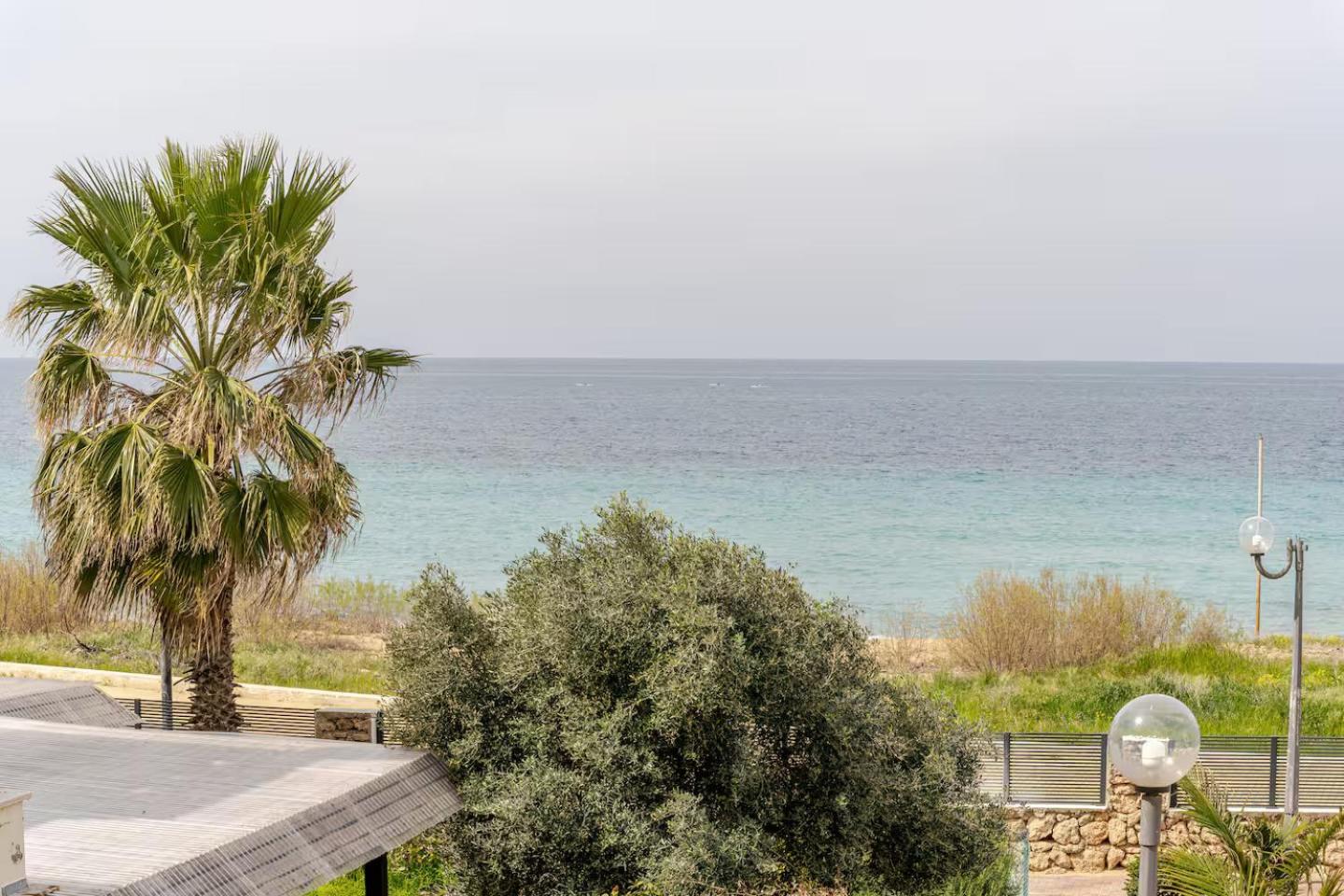 GW932 Gugel Waves Amazing Seaview Apartments
