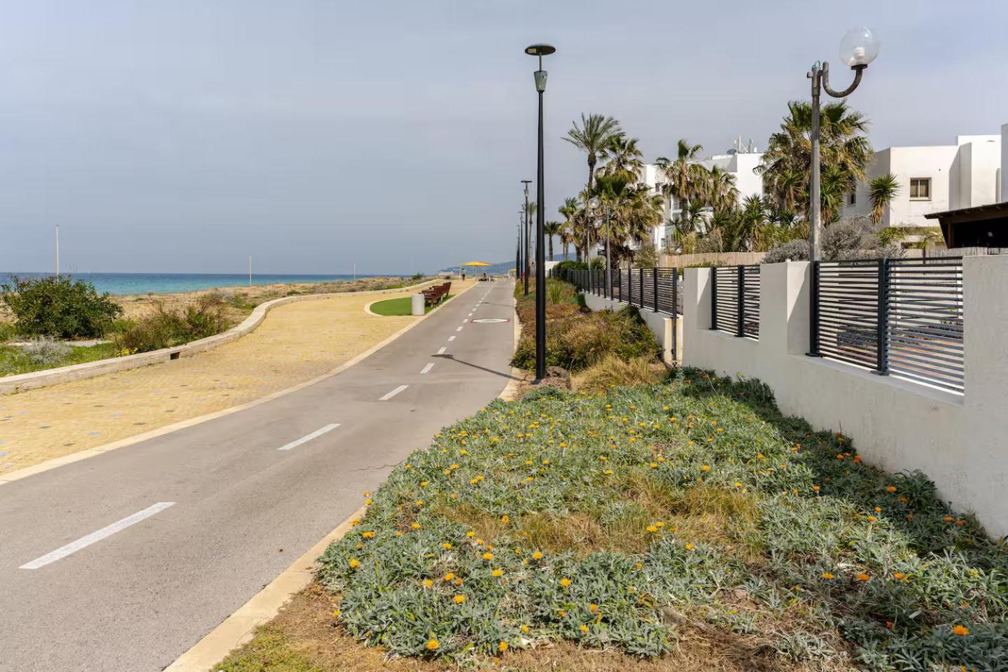 GW932 Gugel Waves Amazing Seaview Apartments