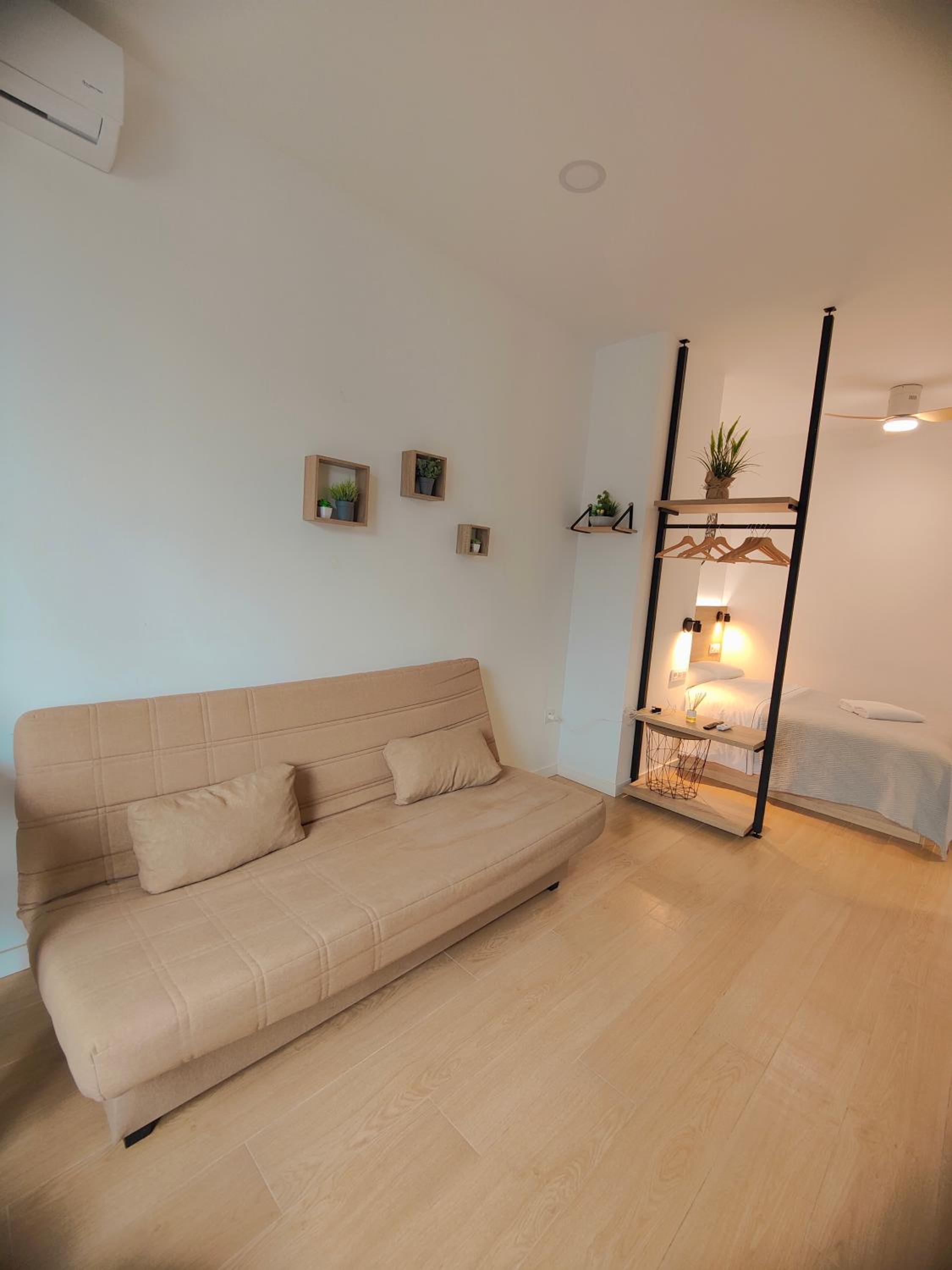 Tortuga - Entire Apt - Near Beach and Stadium by Río Turia Apartments