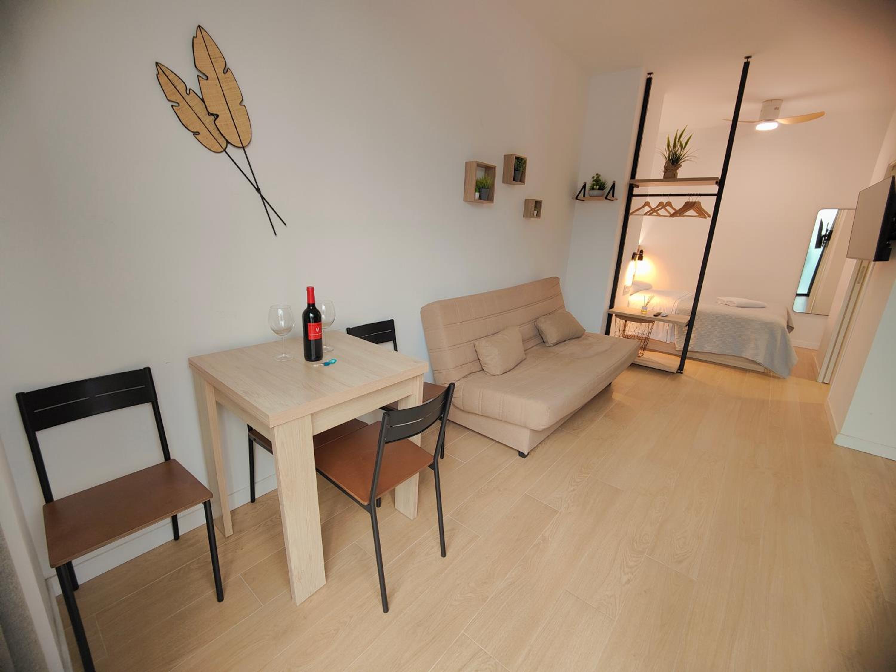 Tortuga - Entire Apt - Near Beach and Stadium by Río Turia Apartments
