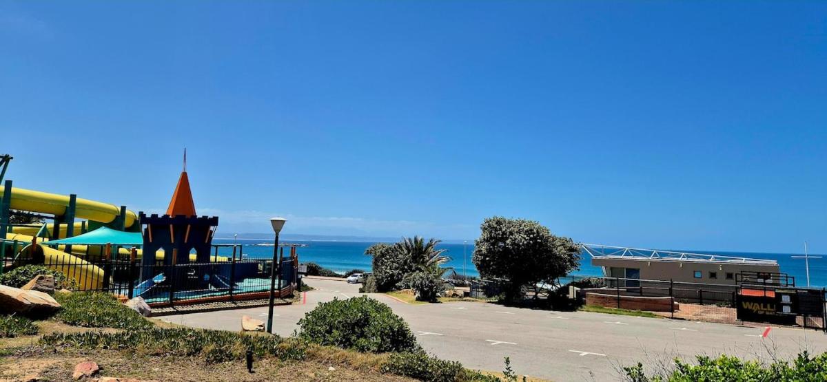 8 De Valle Diaz Beach