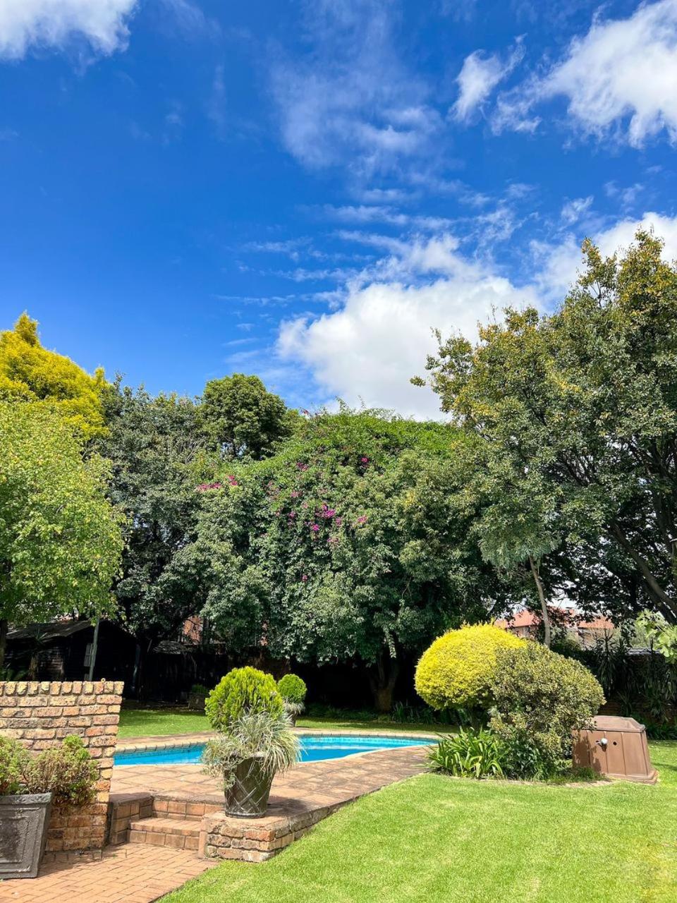 Spies Villa - Fast Wi-fi, Netflix, DSTV, Solar, Certified Water System