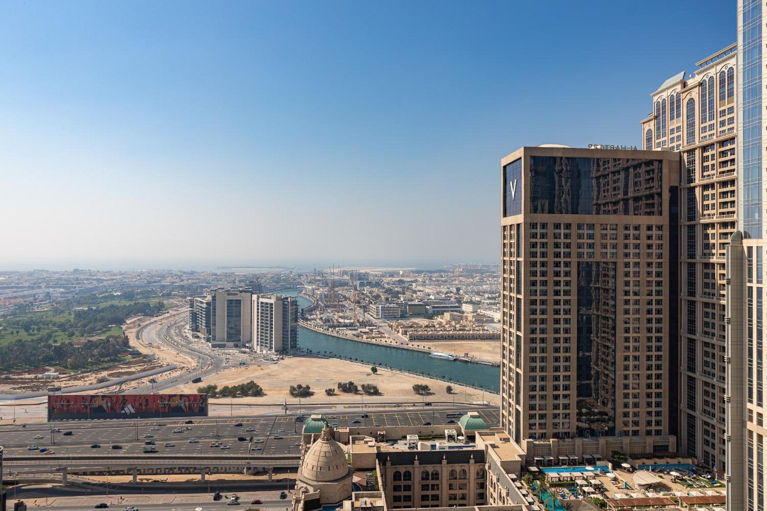 Simply Comfort Vacation Homes Rental Luxury 2Br Apt Stunning Views in Amna Tower