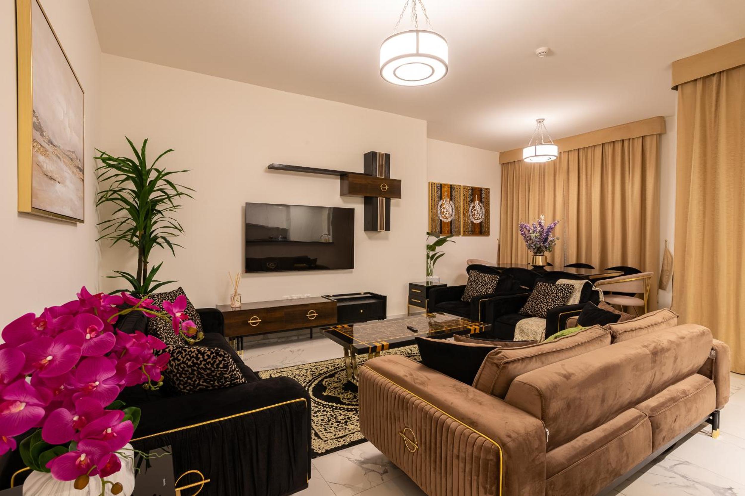 Simply Comfort Vacation Homes Rental Luxury 2Br Apt Stunning Views in Amna Tower