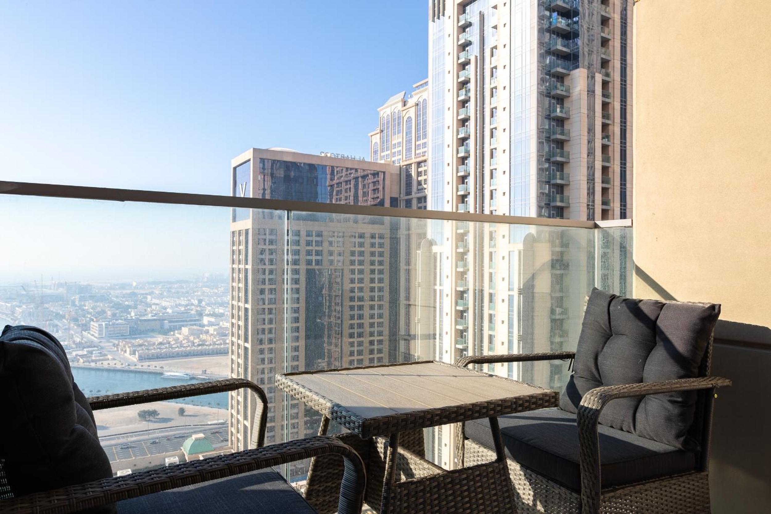 Simply Comfort Vacation Homes Rental Luxury 2Br Apt Stunning Views in Amna Tower
