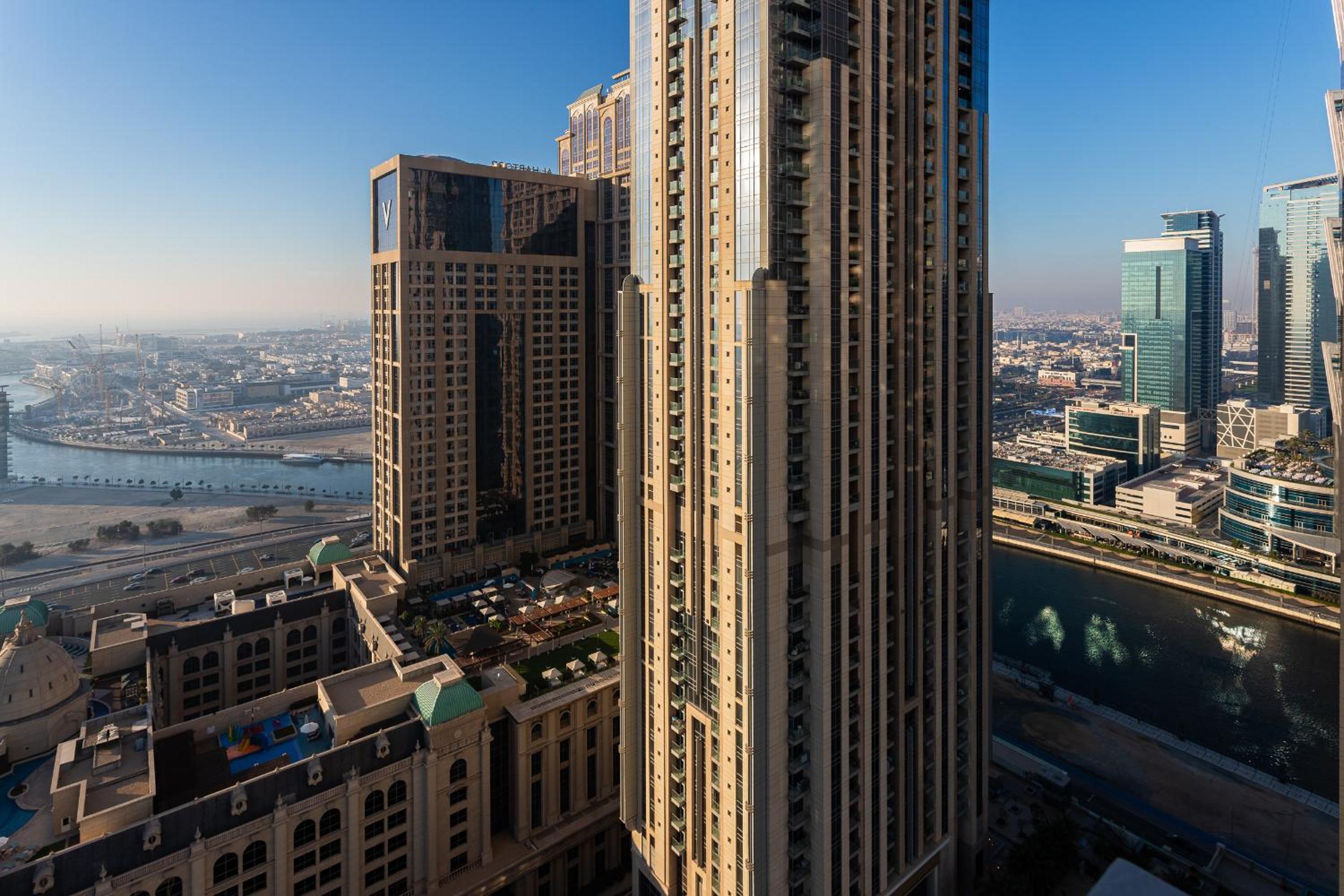 Simply Comfort Vacation Homes Rental Luxury 2Br Apt Stunning Views in Amna Tower