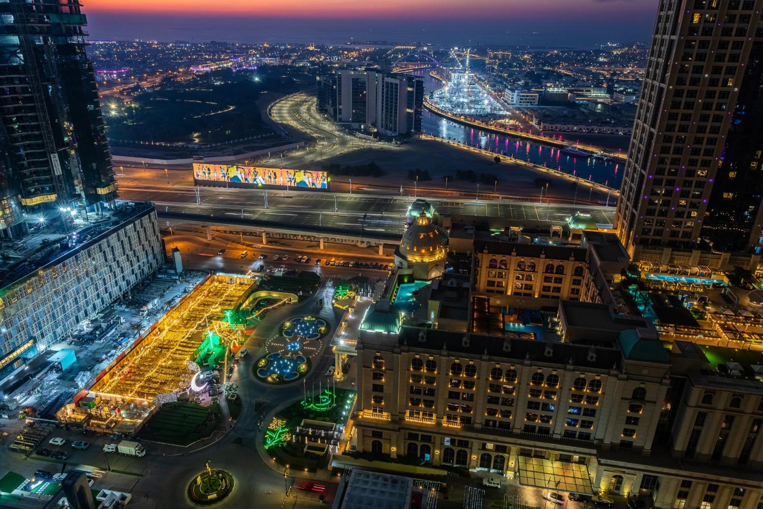 Simply Comfort Vacation Homes Rental Luxury 2Br Apt Stunning Views in Amna Tower