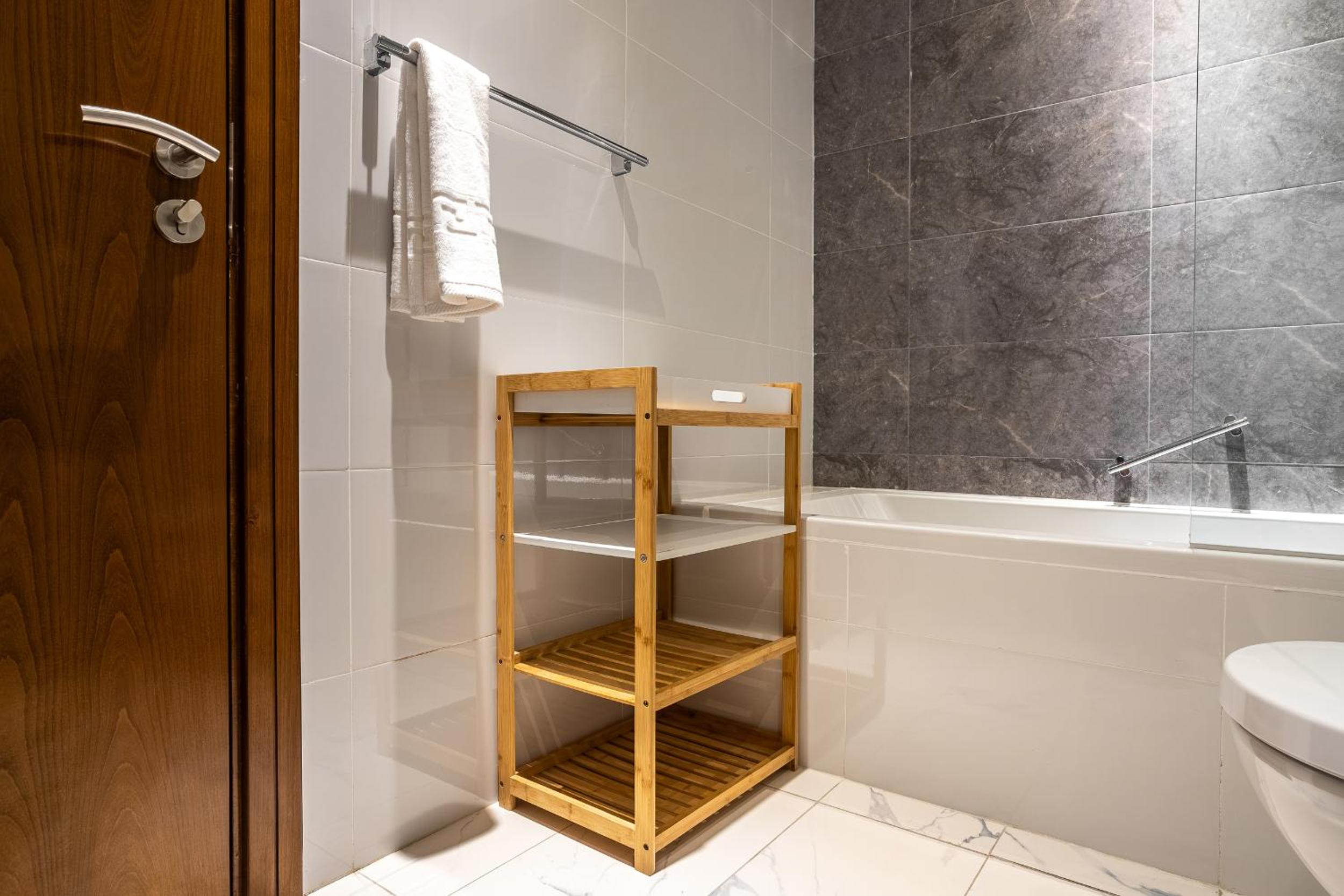 Simply Comfort Vacation Homes Rental Luxury 2Br Apt Stunning Views in Amna Tower