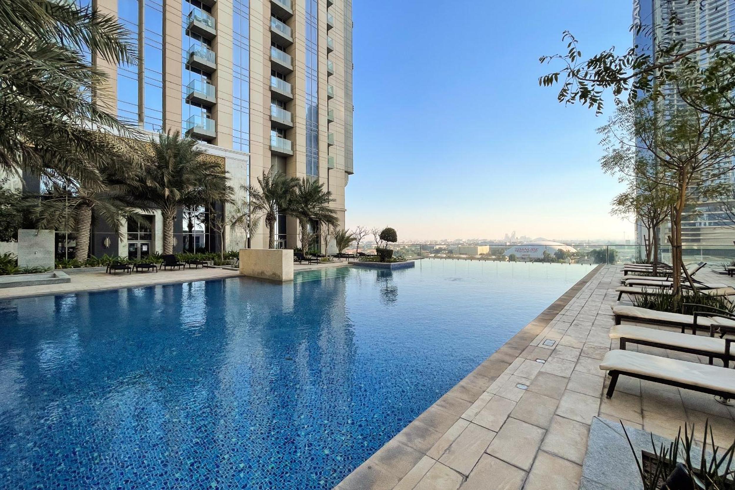 Simply Comfort Vacation Homes Rental Luxury 2Br Apt Stunning Views in Amna Tower