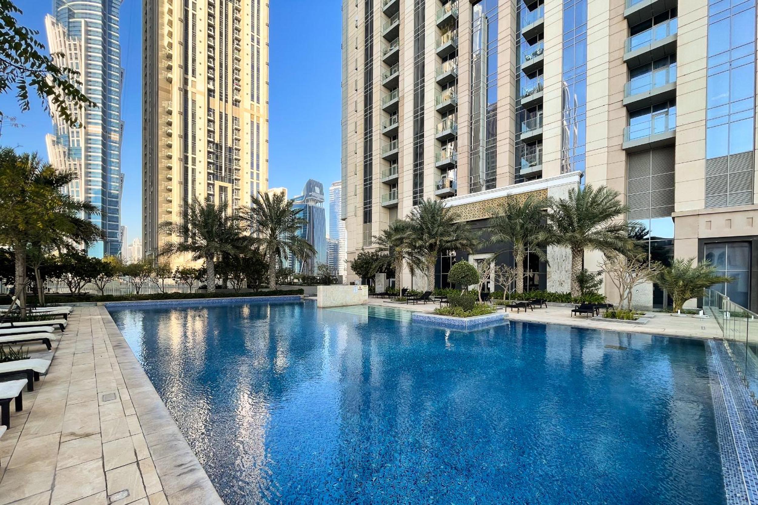 Simply Comfort Vacation Homes Rental Luxury 2Br Apt Stunning Views in Amna Tower