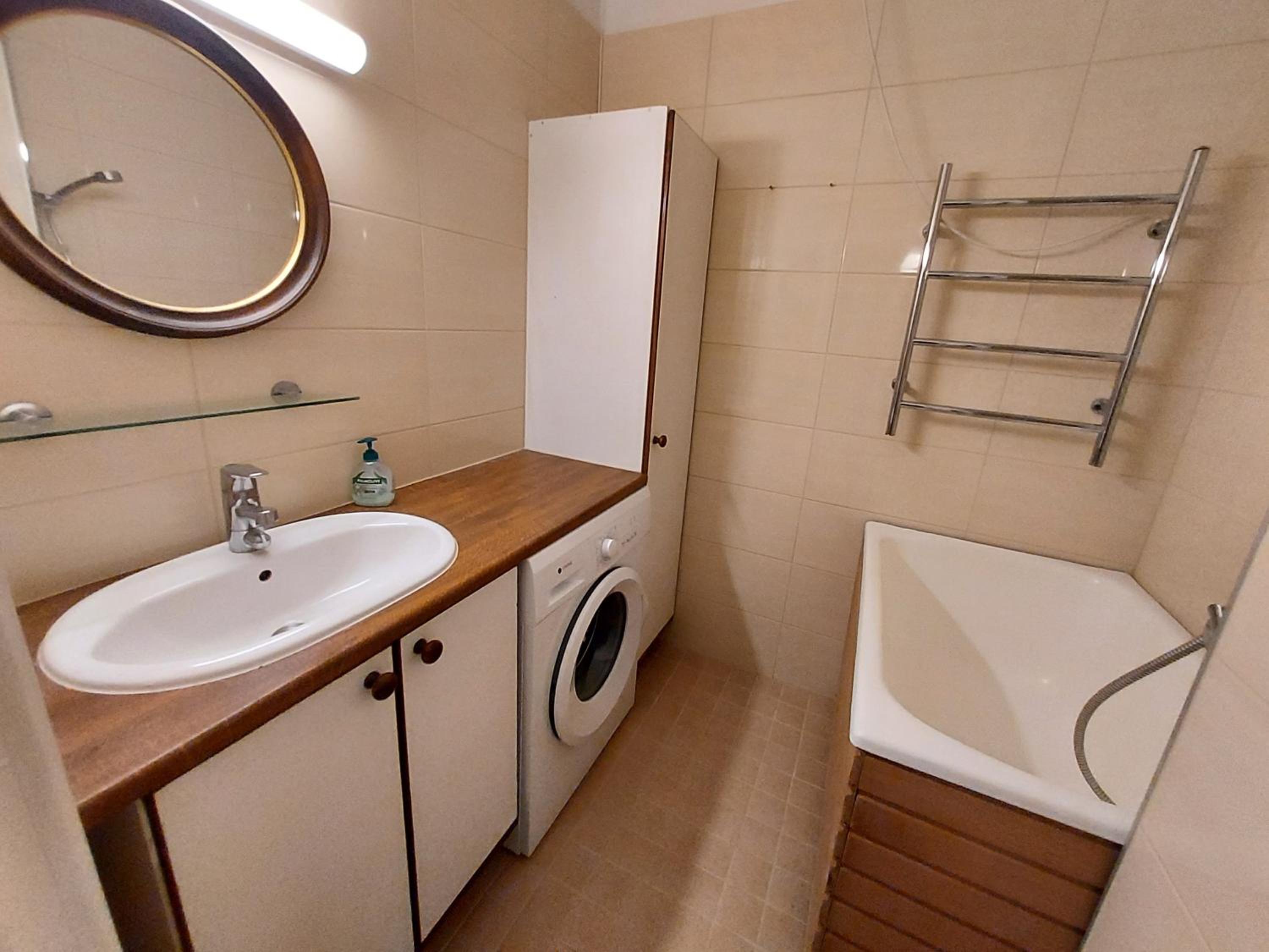 Quiet apartment in the center 76 m2