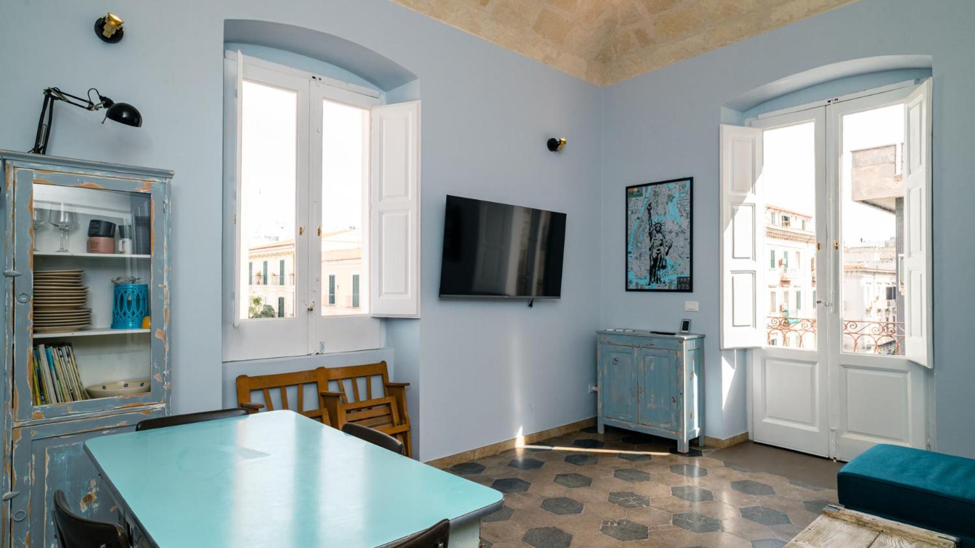 Casa Sinatra by Rentbeat