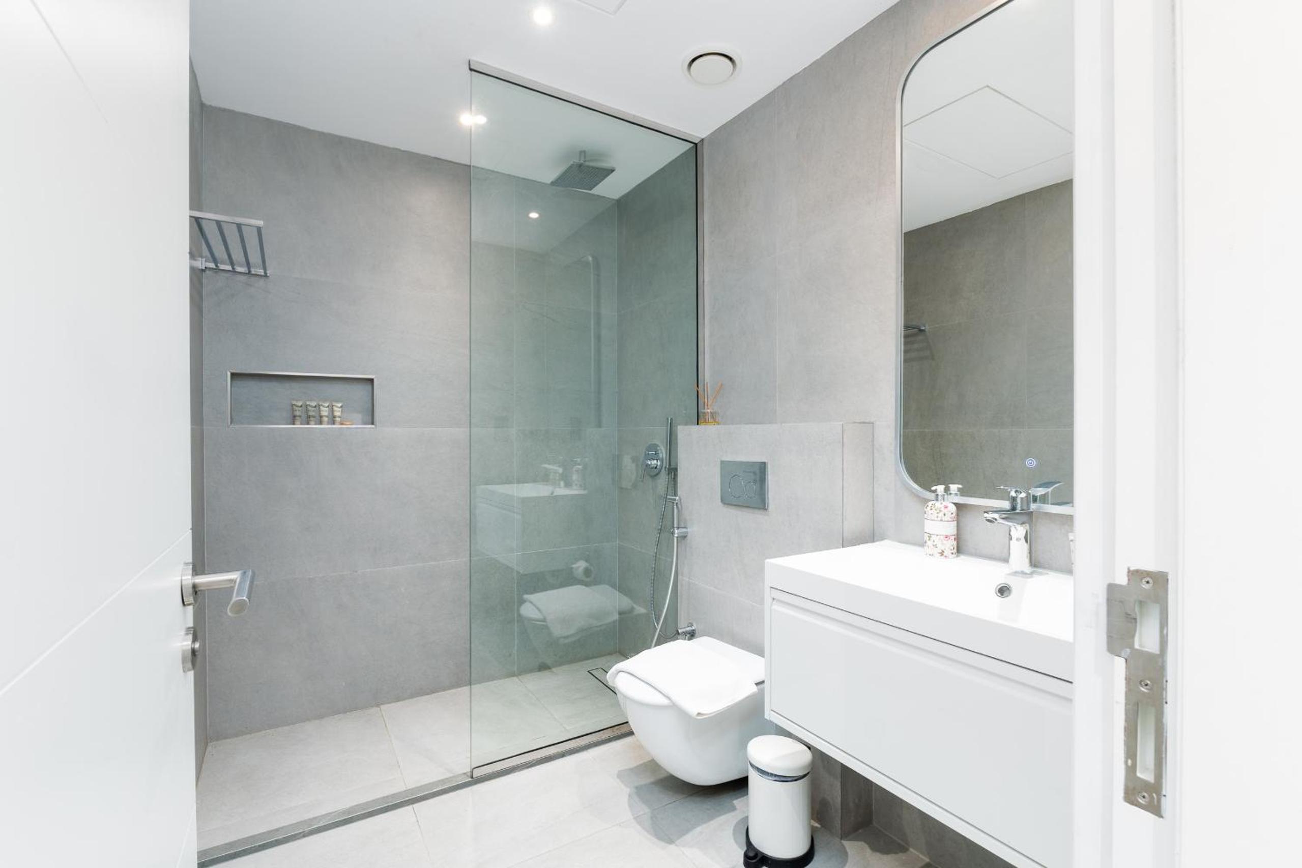 South Ridge 1, Downtown Dubai - Mint Stay
