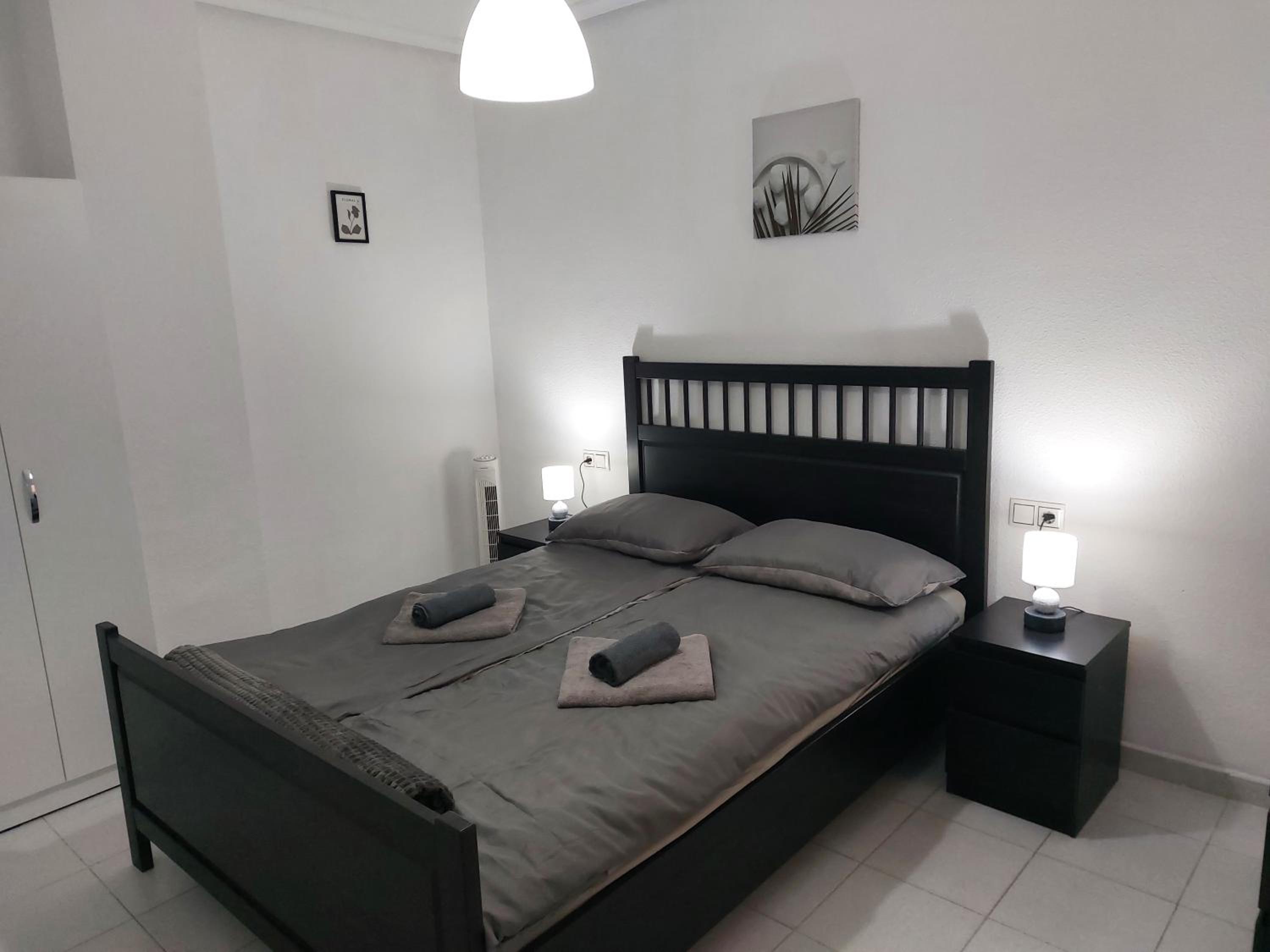 2-bedroom apartment - close to beaches and center