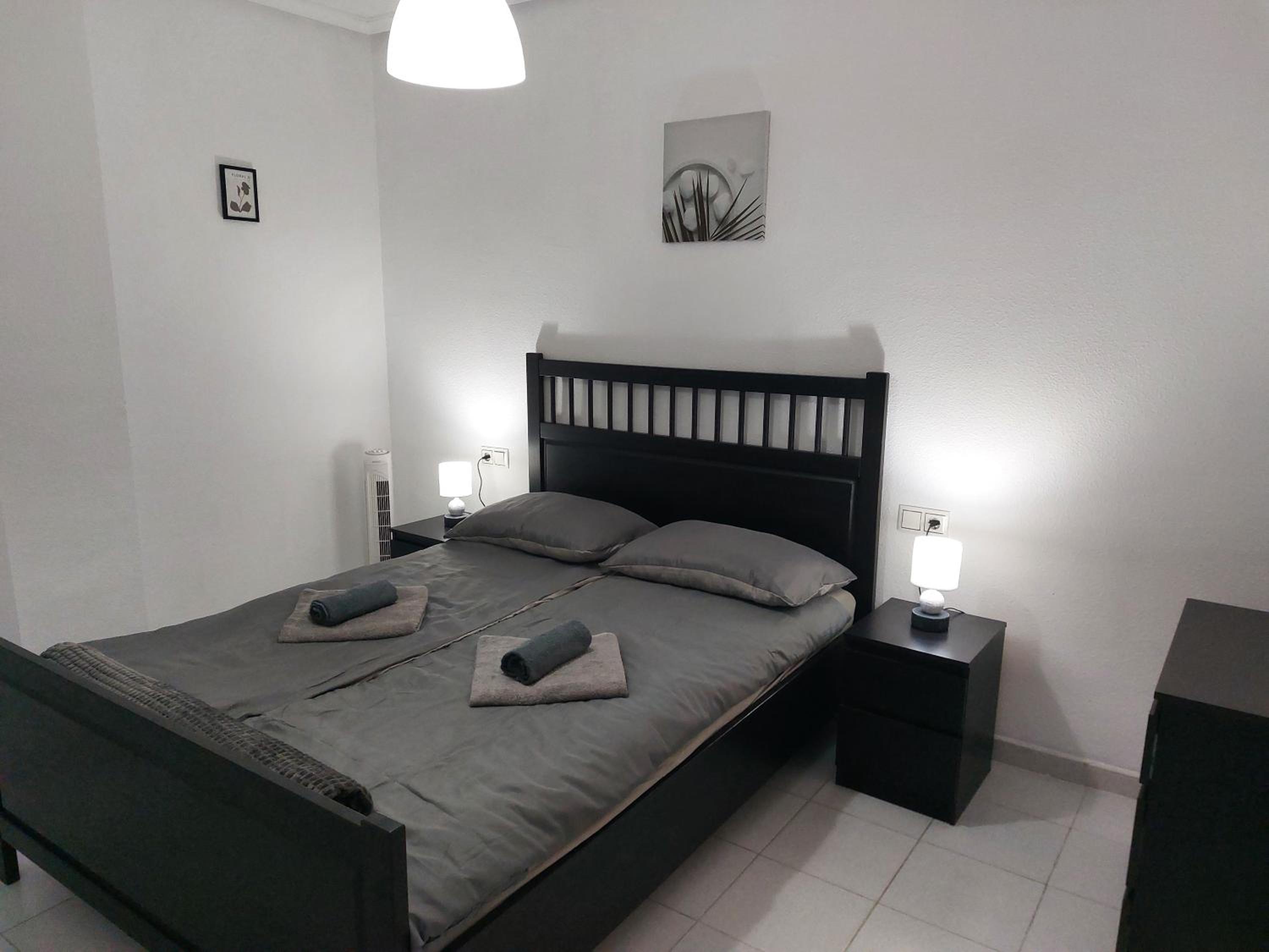 2-bedroom apartment - close to beaches and center