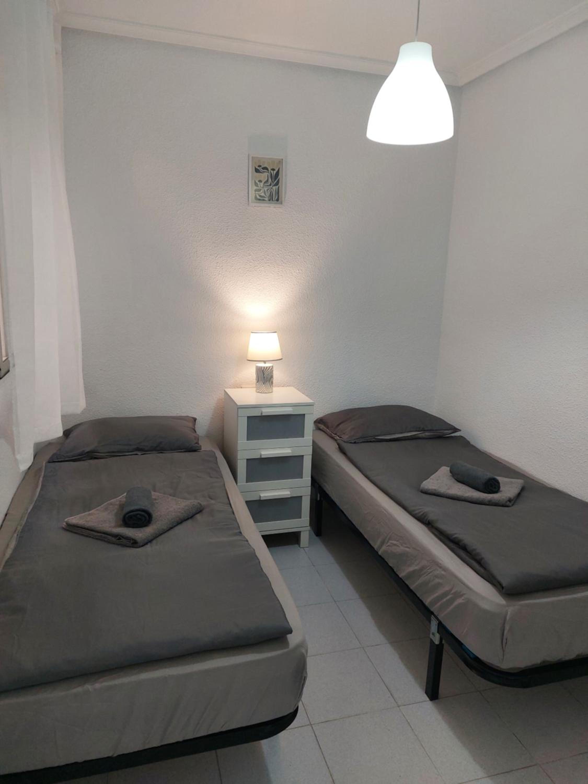 2-bedroom apartment - close to beaches and center