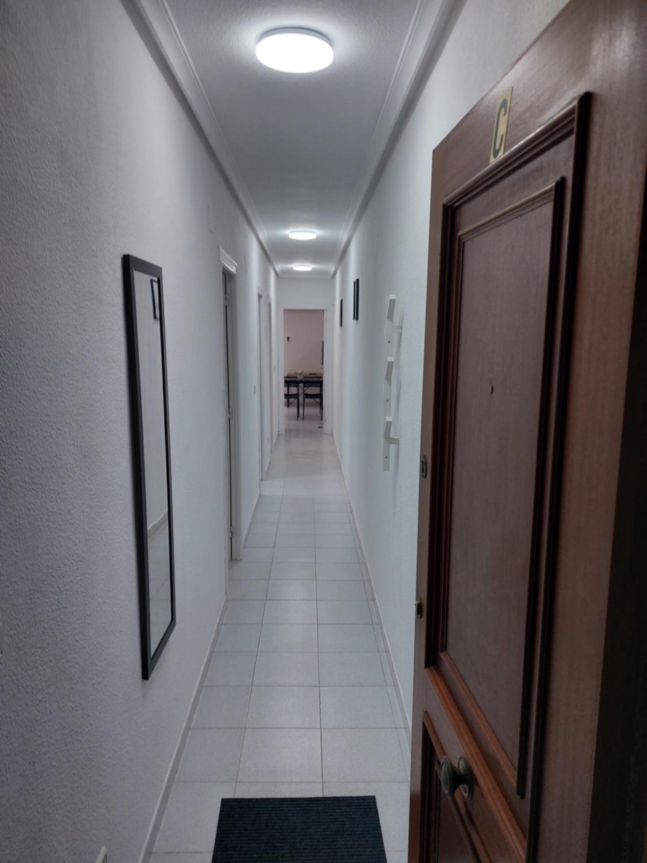 2-bedroom apartment - close to beaches and center