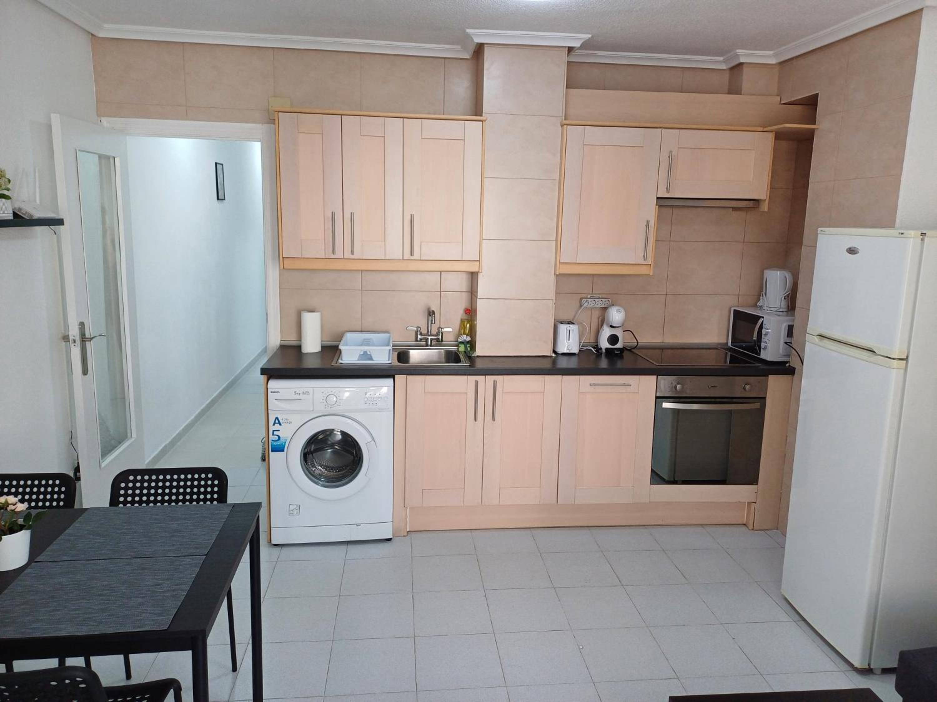 2-bedroom apartment - close to beaches and center