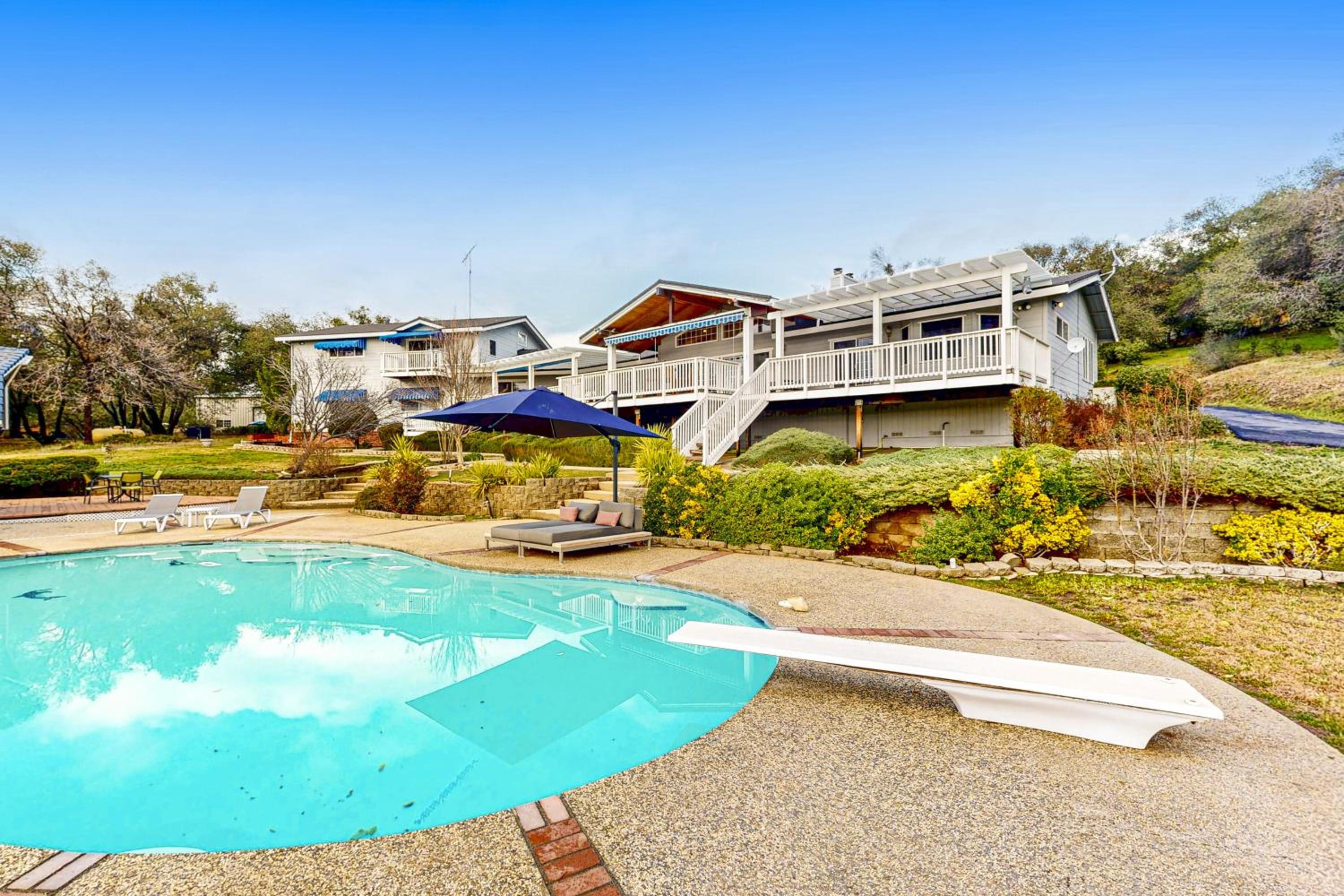 5BR Estate On Acreage with Private Pool, Near Hiking