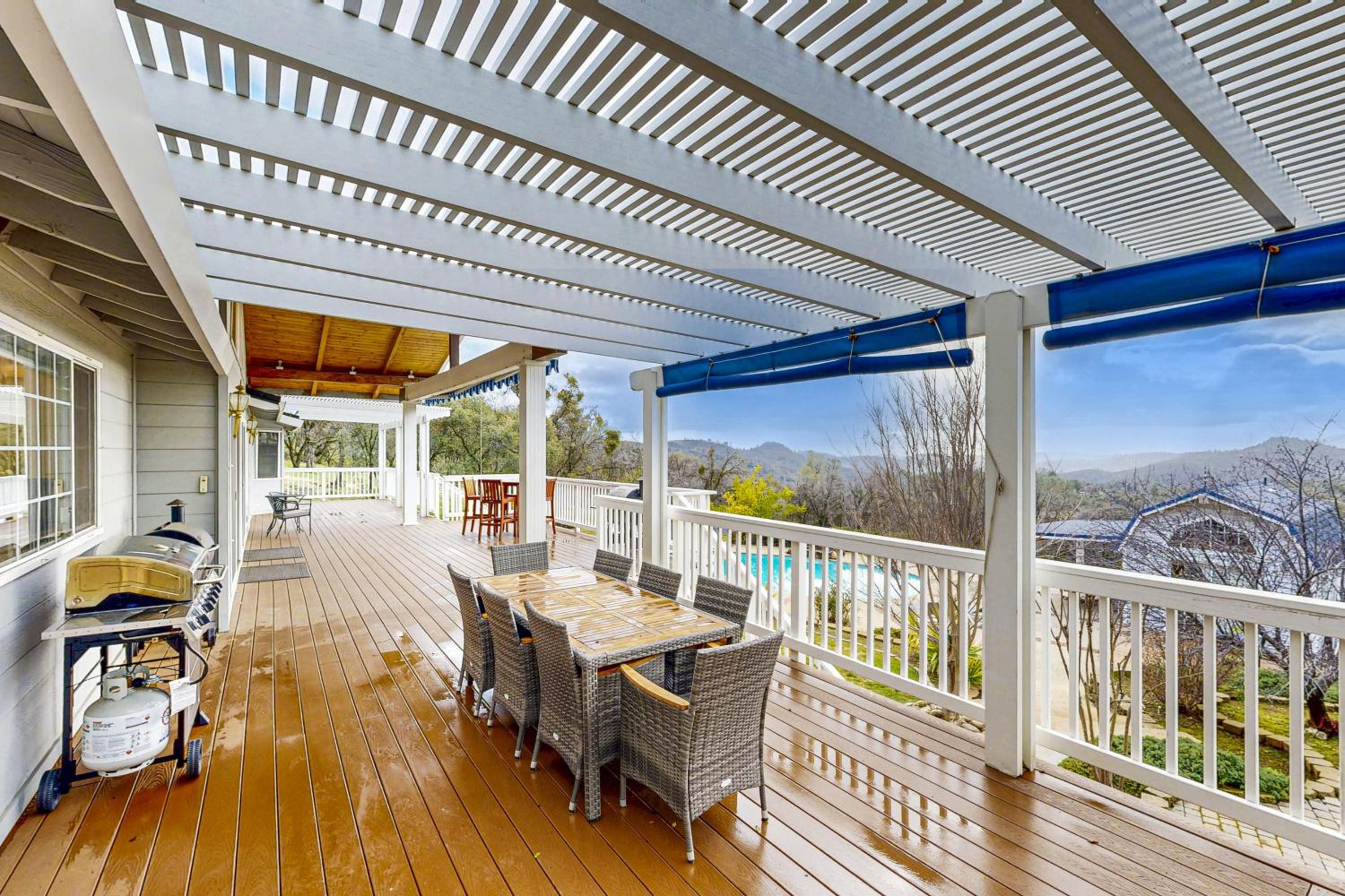 5BR Estate On Acreage with Private Pool, Near Hiking