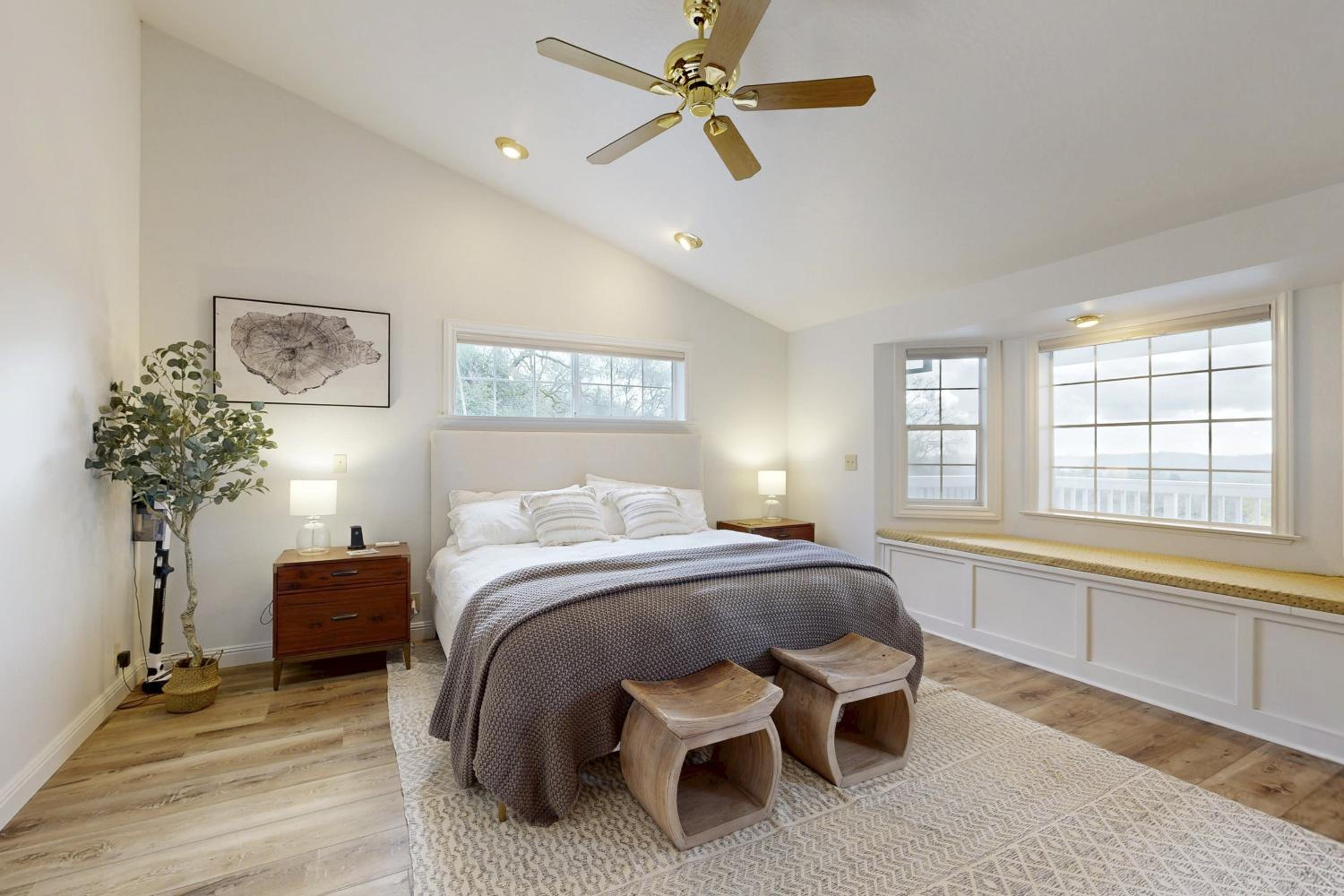 5BR Estate On Acreage with Private Pool, Near Hiking