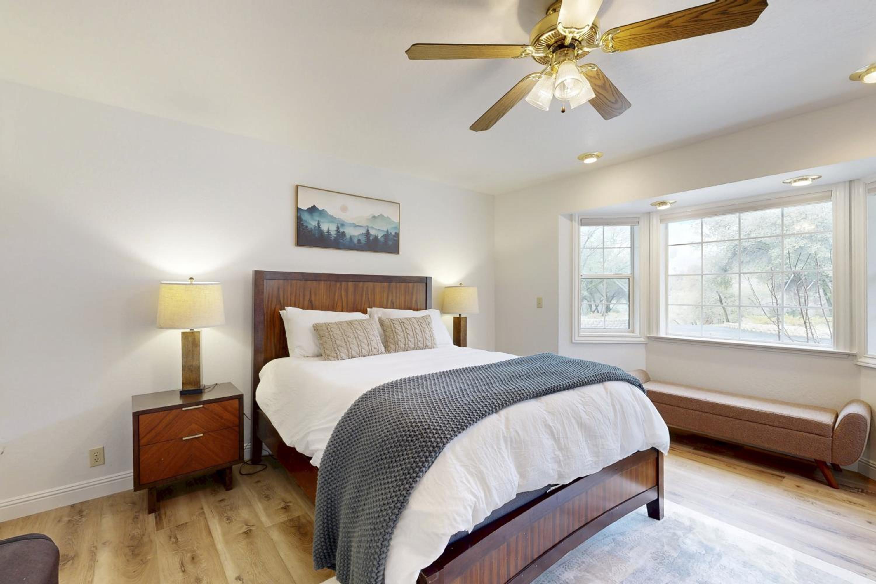 5BR Estate On Acreage with Private Pool, Near Hiking