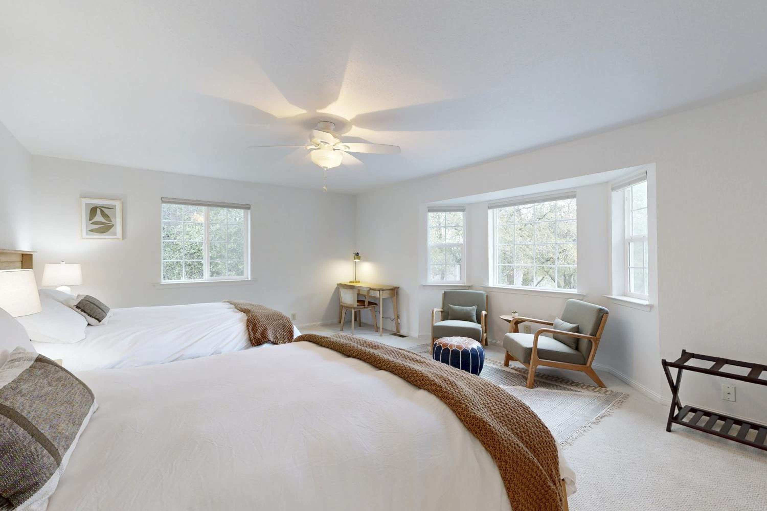 5BR Estate On Acreage with Private Pool, Near Hiking