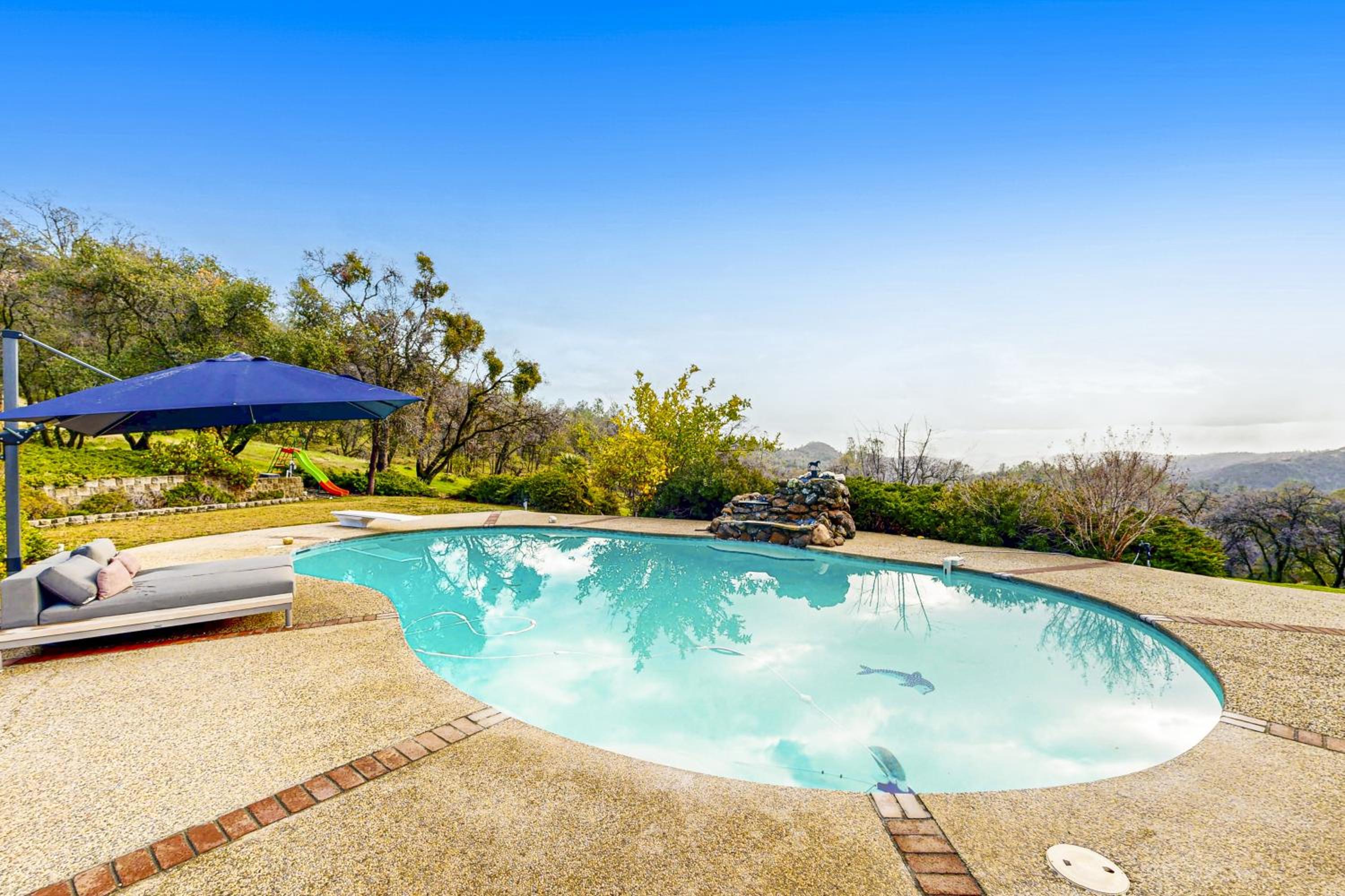 5BR Estate On Acreage with Private Pool, Near Hiking