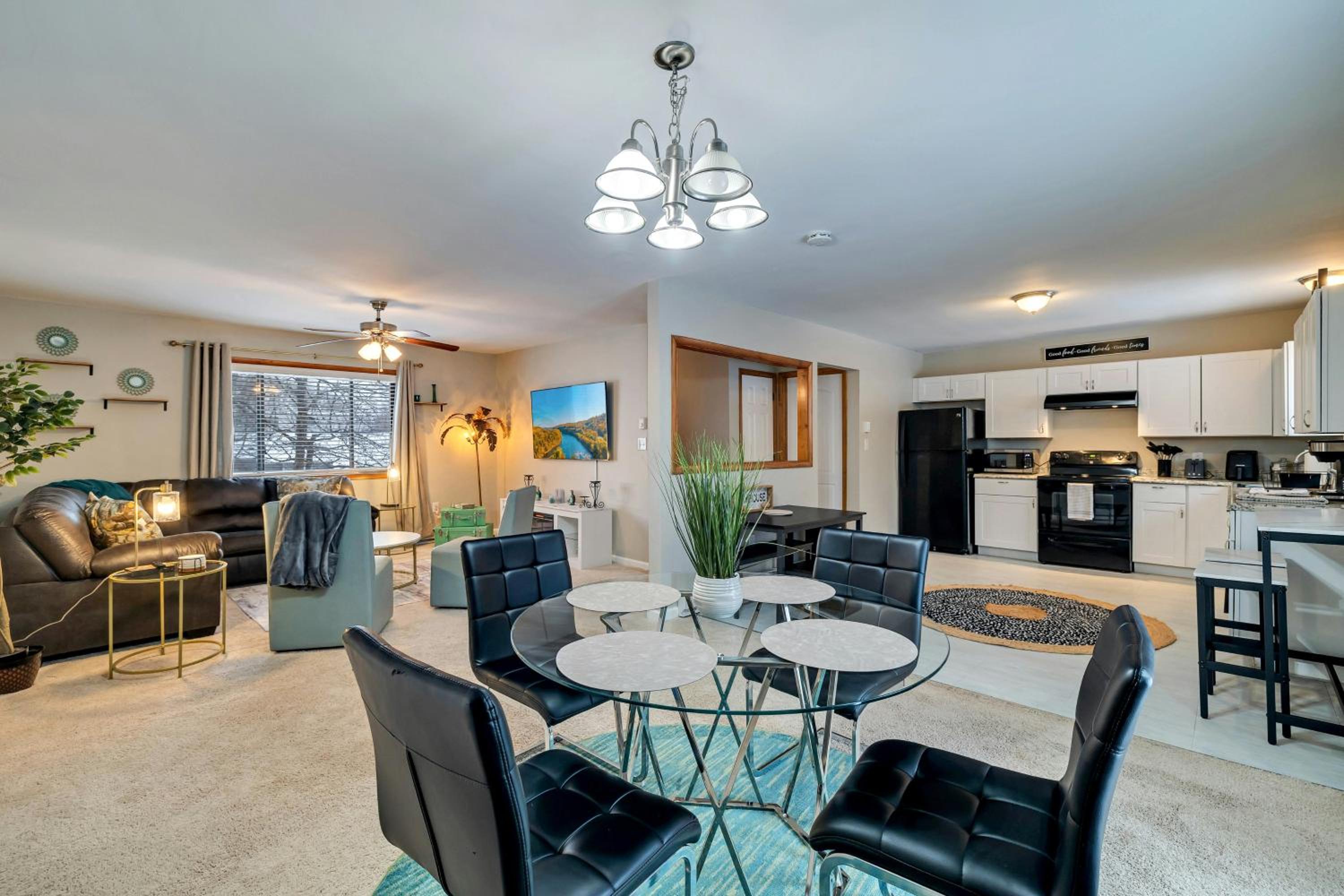 Pool Access! All-Season Family Home in Poconos
