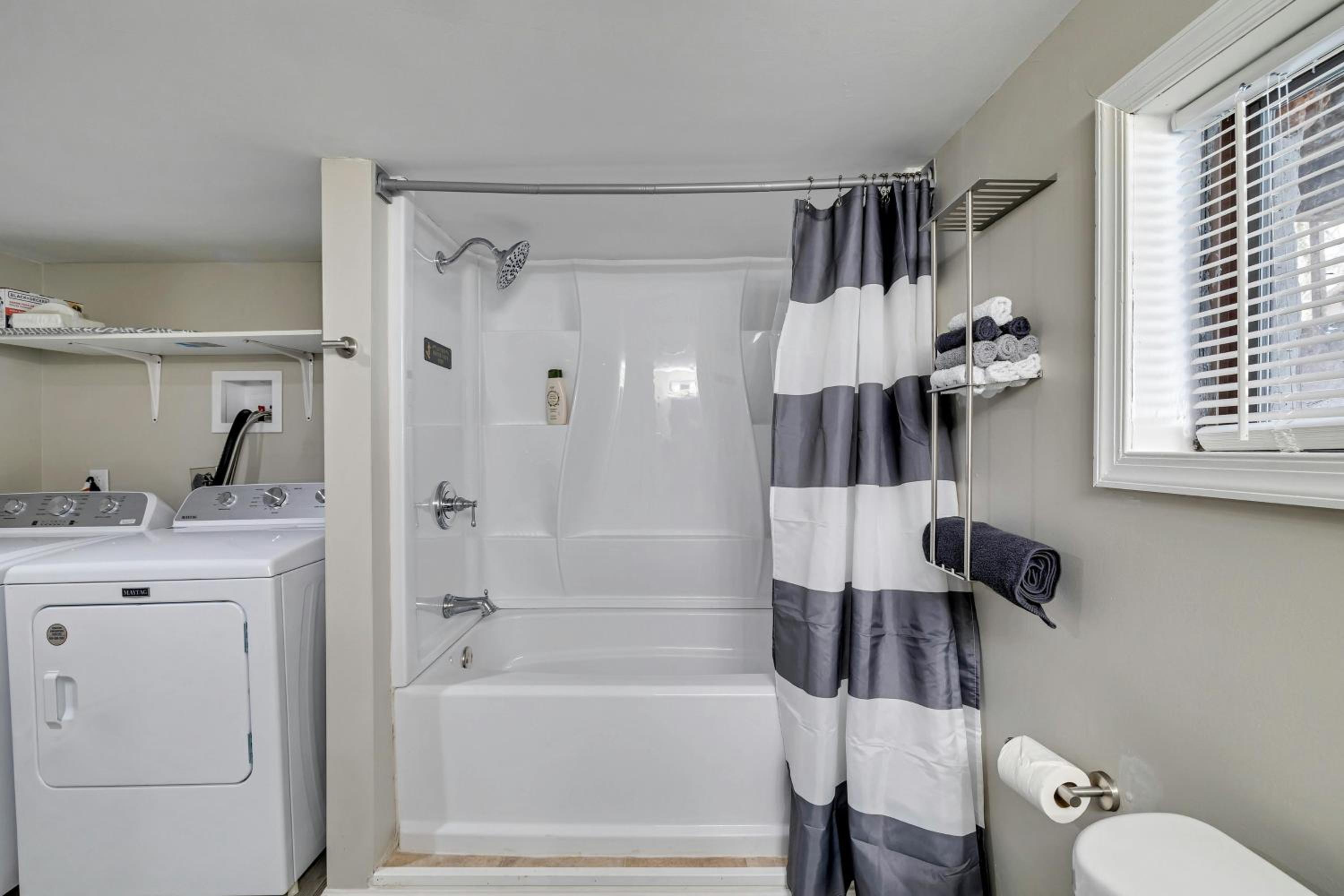 Pool Access! All-Season Family Home in Poconos
