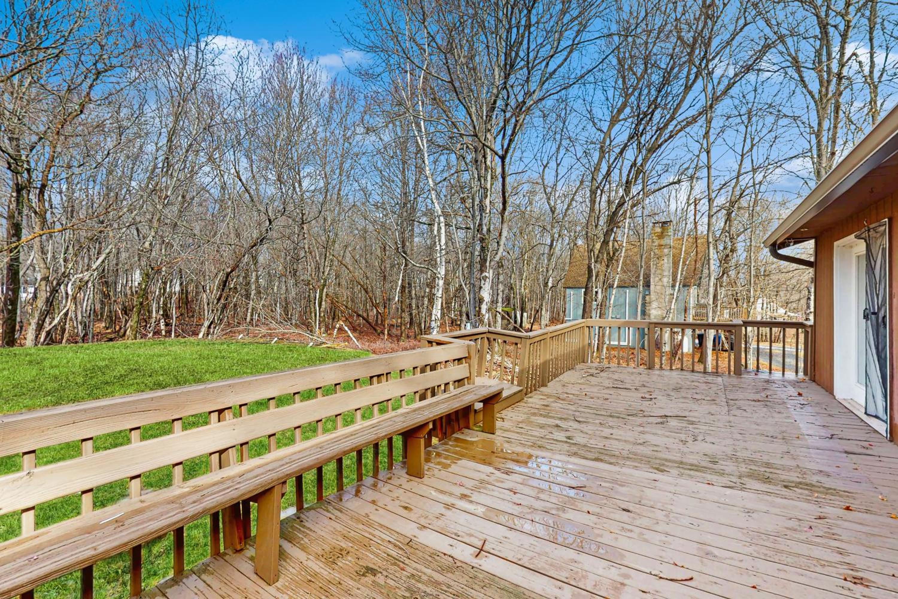 Pool Access! All-Season Family Home in Poconos
