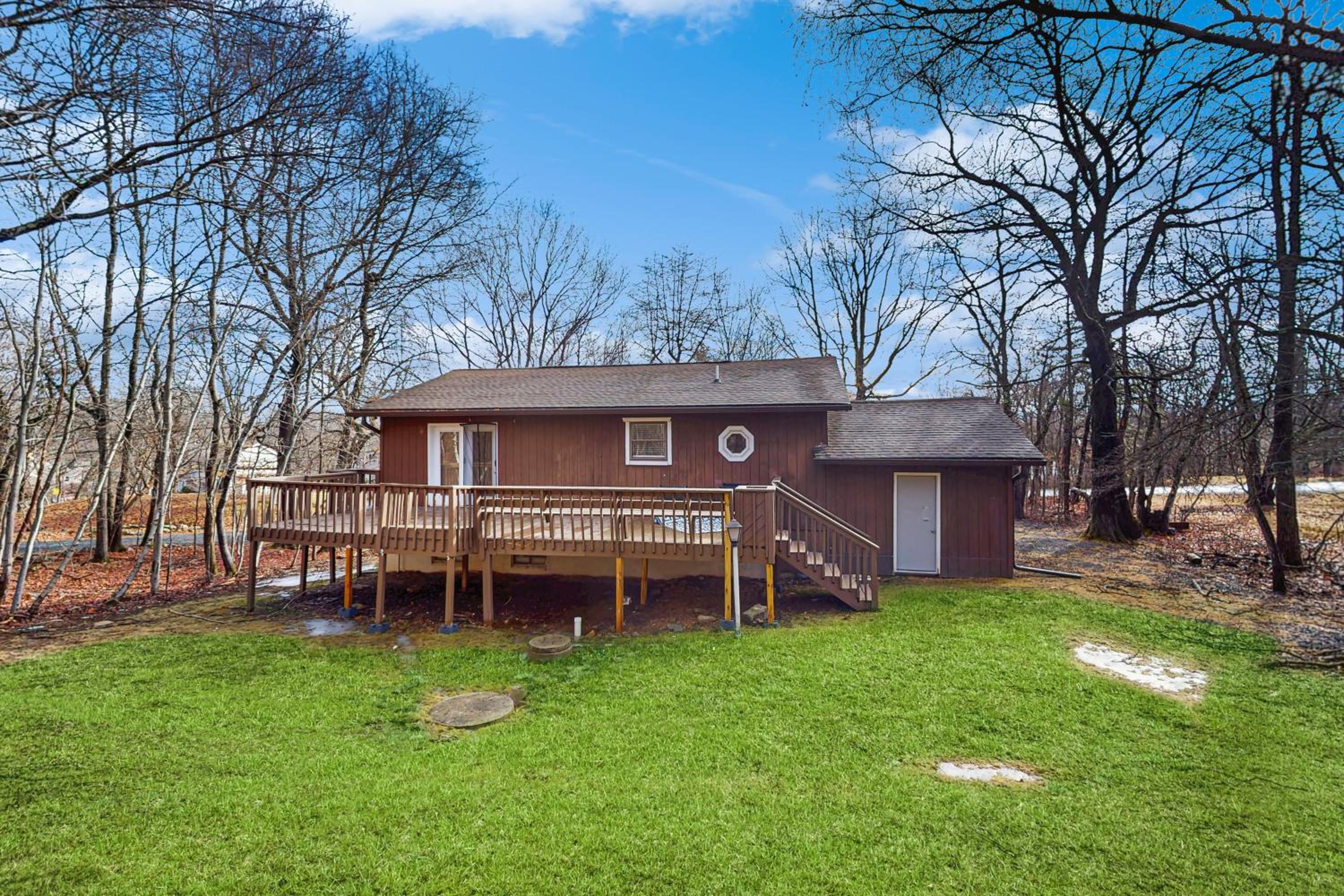 Pool Access! All-Season Family Home in Poconos