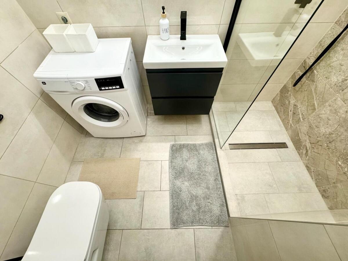 K16 Central Spacious 2BR