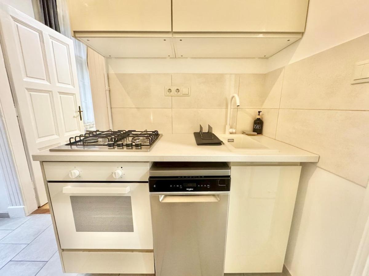 K16 Central Spacious 2BR
